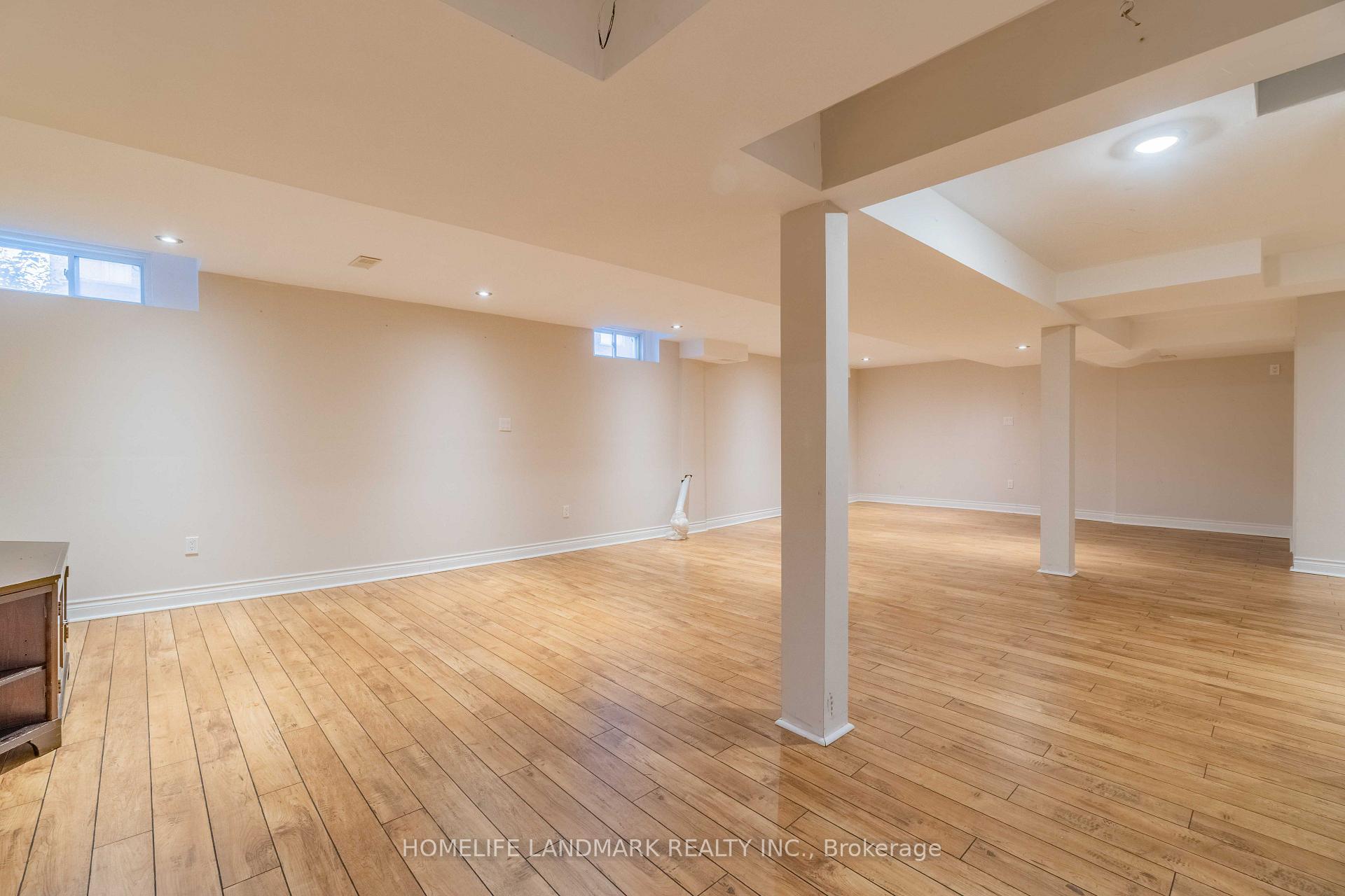 Photo 21 of 98 Thornhill Ravines Crescent, Vaughan, Patterson — HOMEH