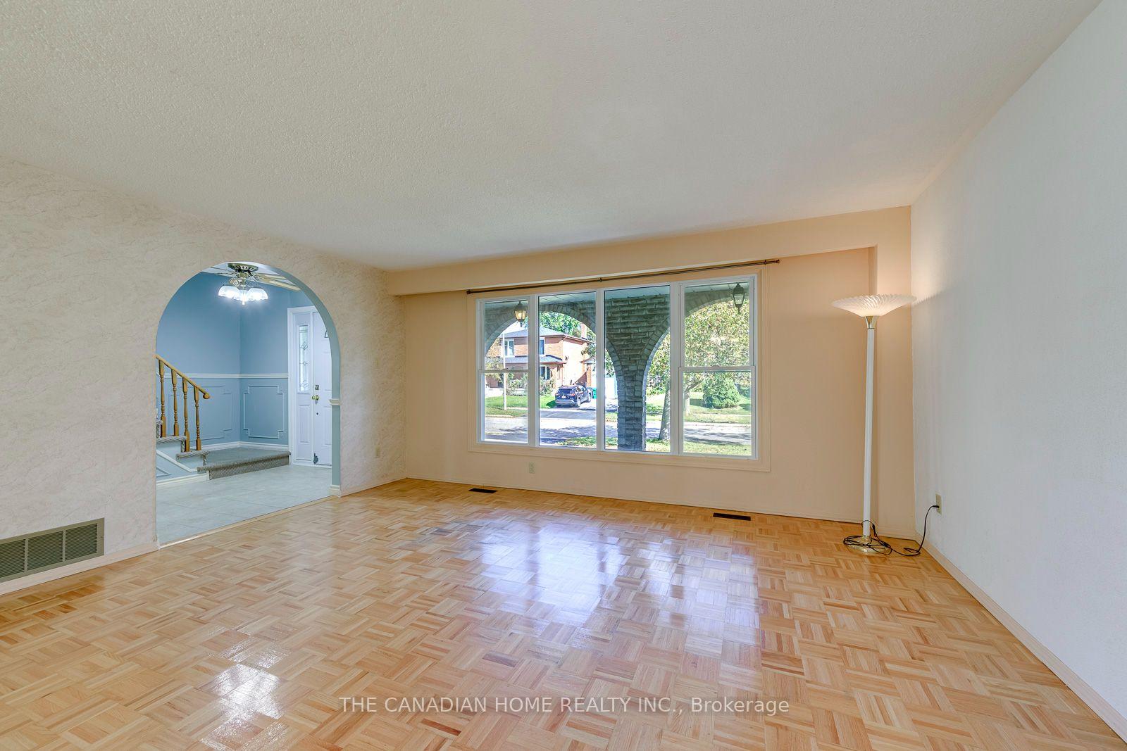 Photo 7 of 15 Newton Road, Brampton, Brampton North — HOMEH