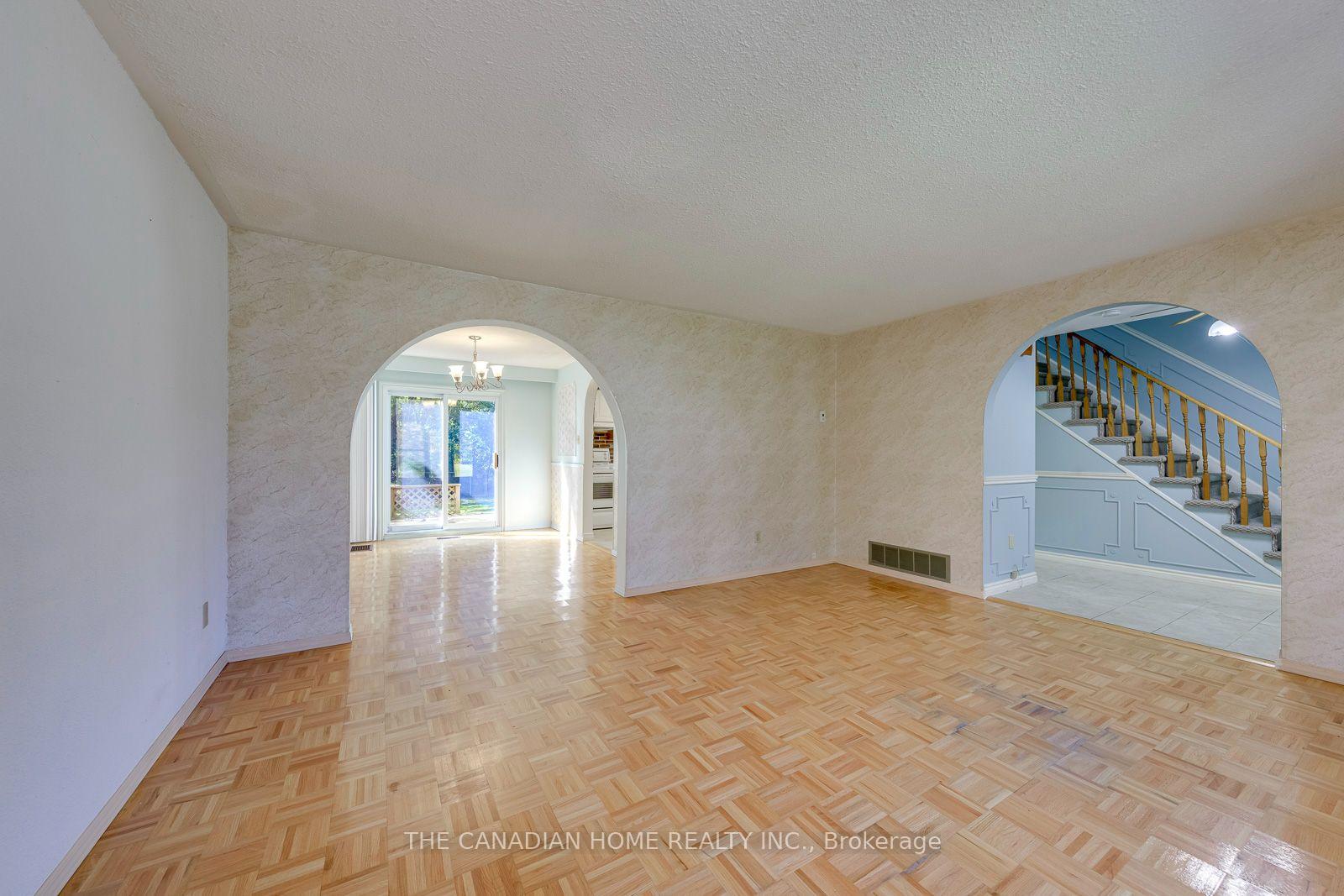 Photo 8 of 15 Newton Road, Brampton, Brampton North — HOMEH
