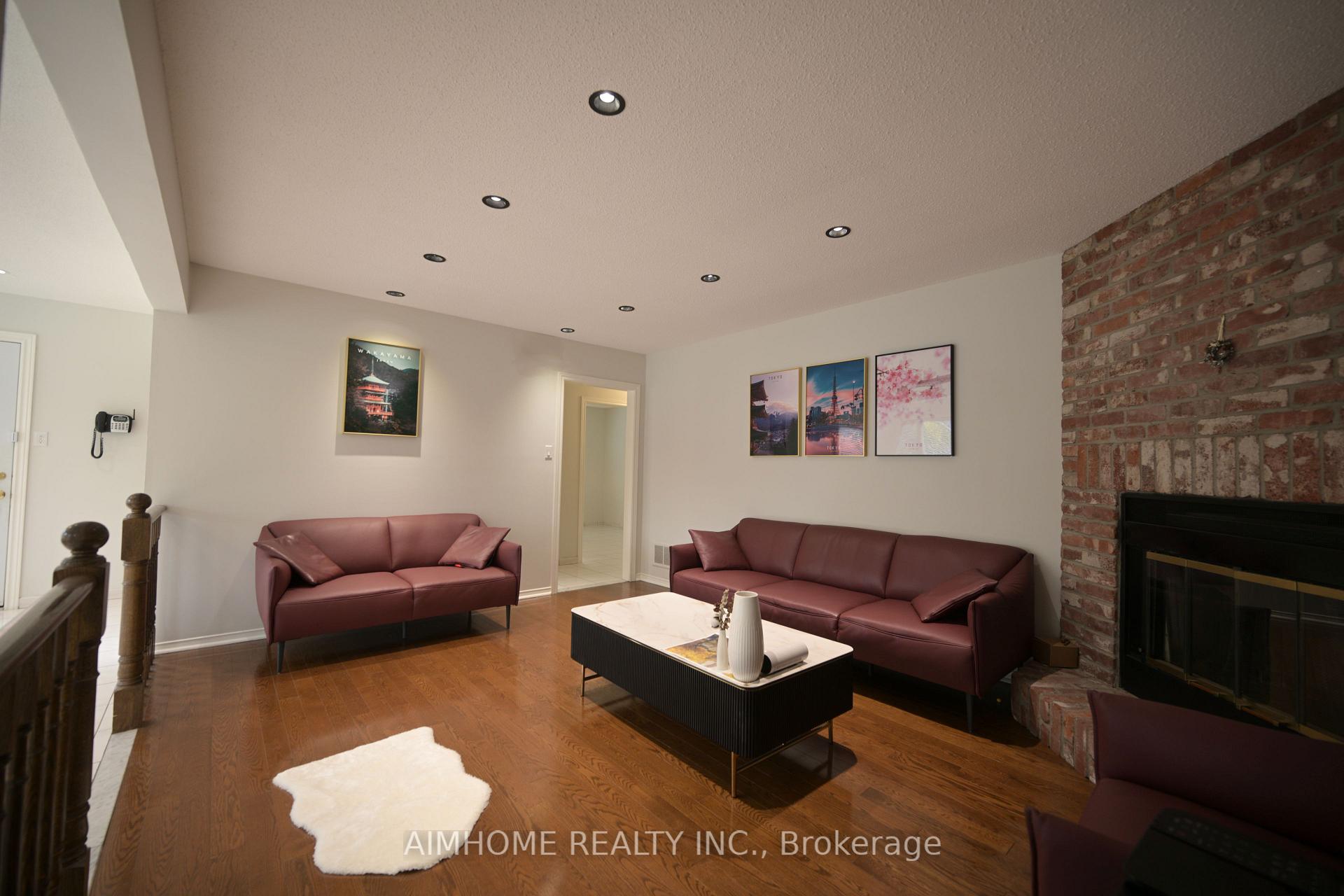 Photo 11 of 521 Chieftan Circle, Mississauga, Hurontario — HOMEH