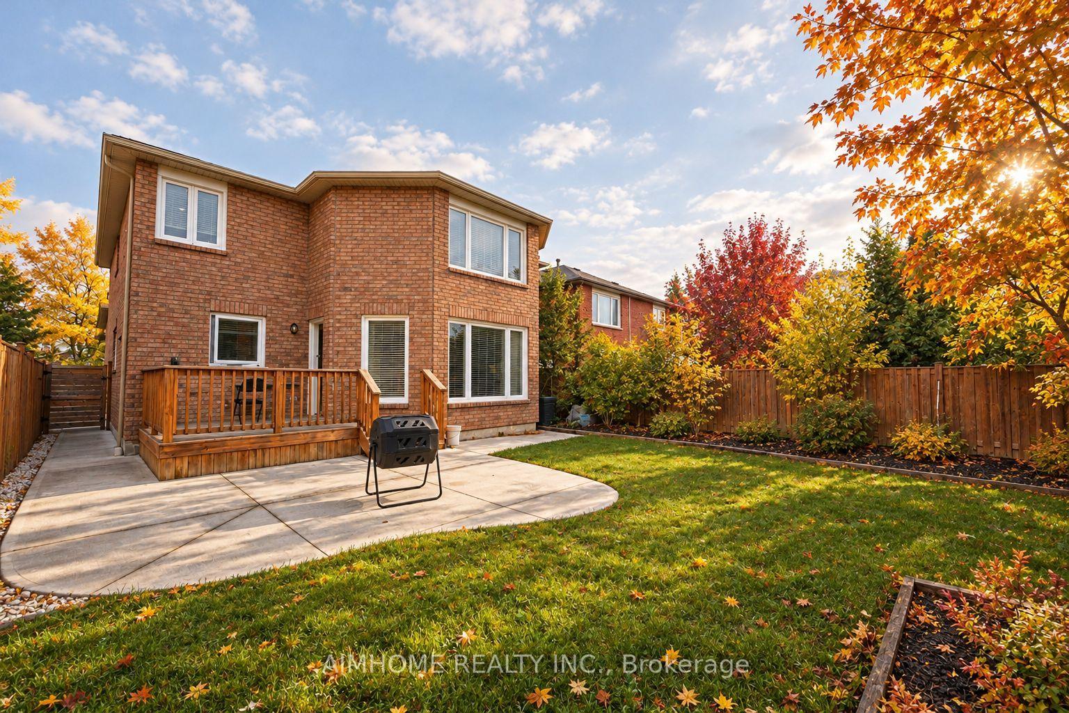 Photo 17 of 521 Chieftan Circle, Mississauga, Hurontario — HOMEH