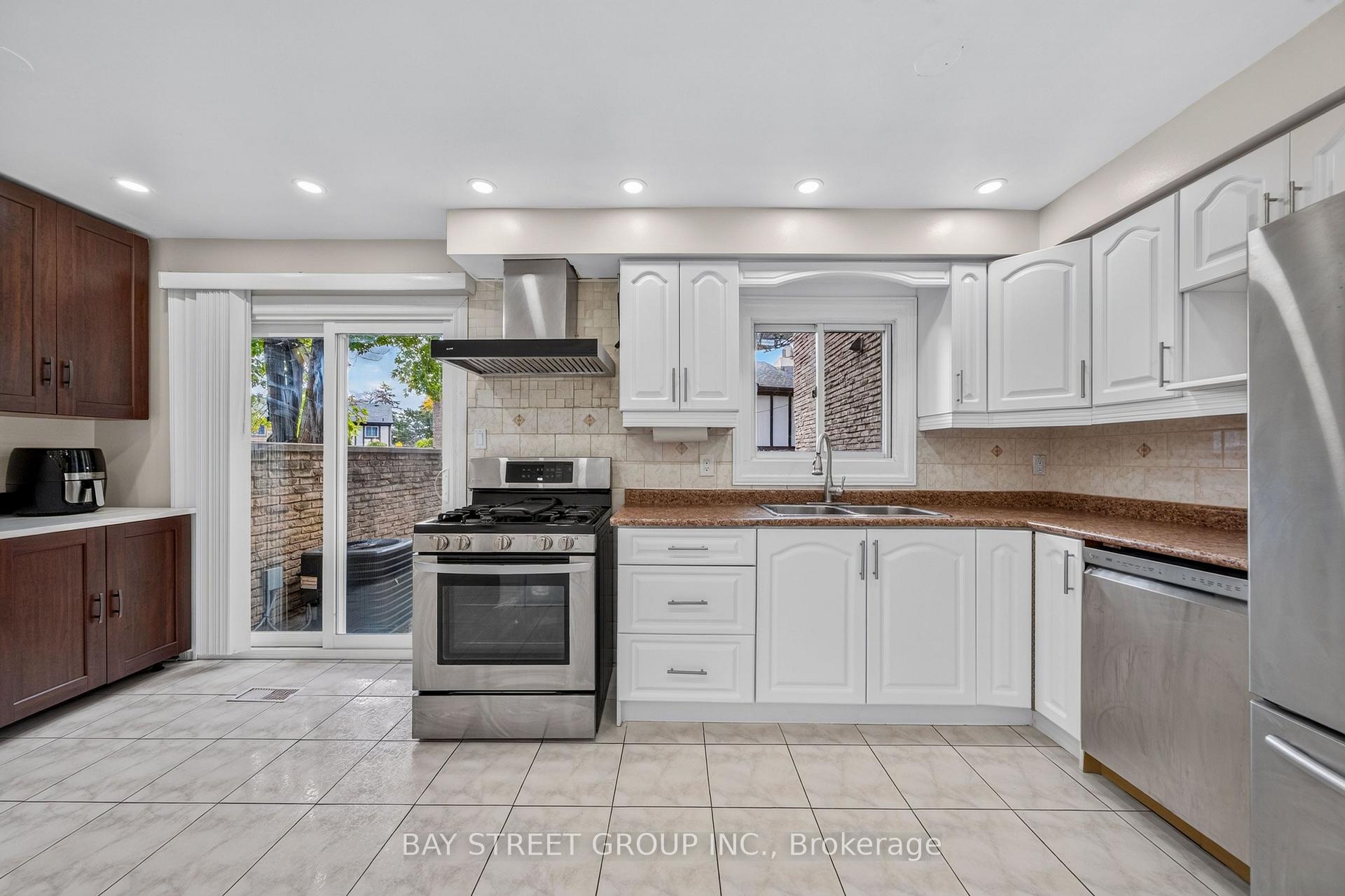 Photo 11 of Unit 49, 100 Burrows Hall Boulevard, Scarborough, Malvern — HOMEH