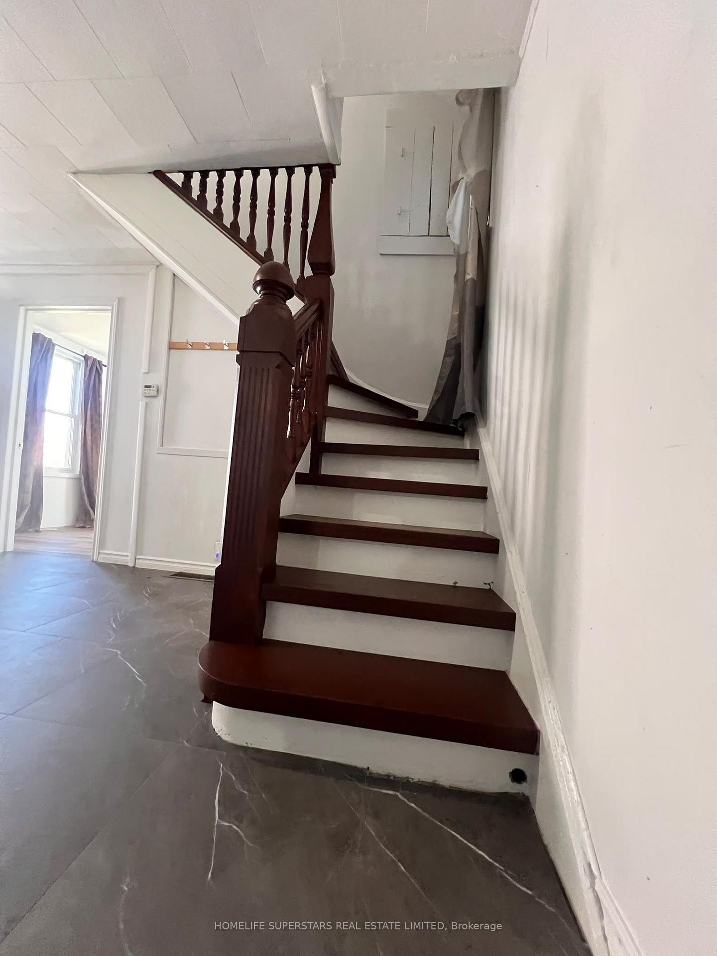 Photo 10 of 436 Elliott Street W, Windsor, Downtown Windsor — HOMEH