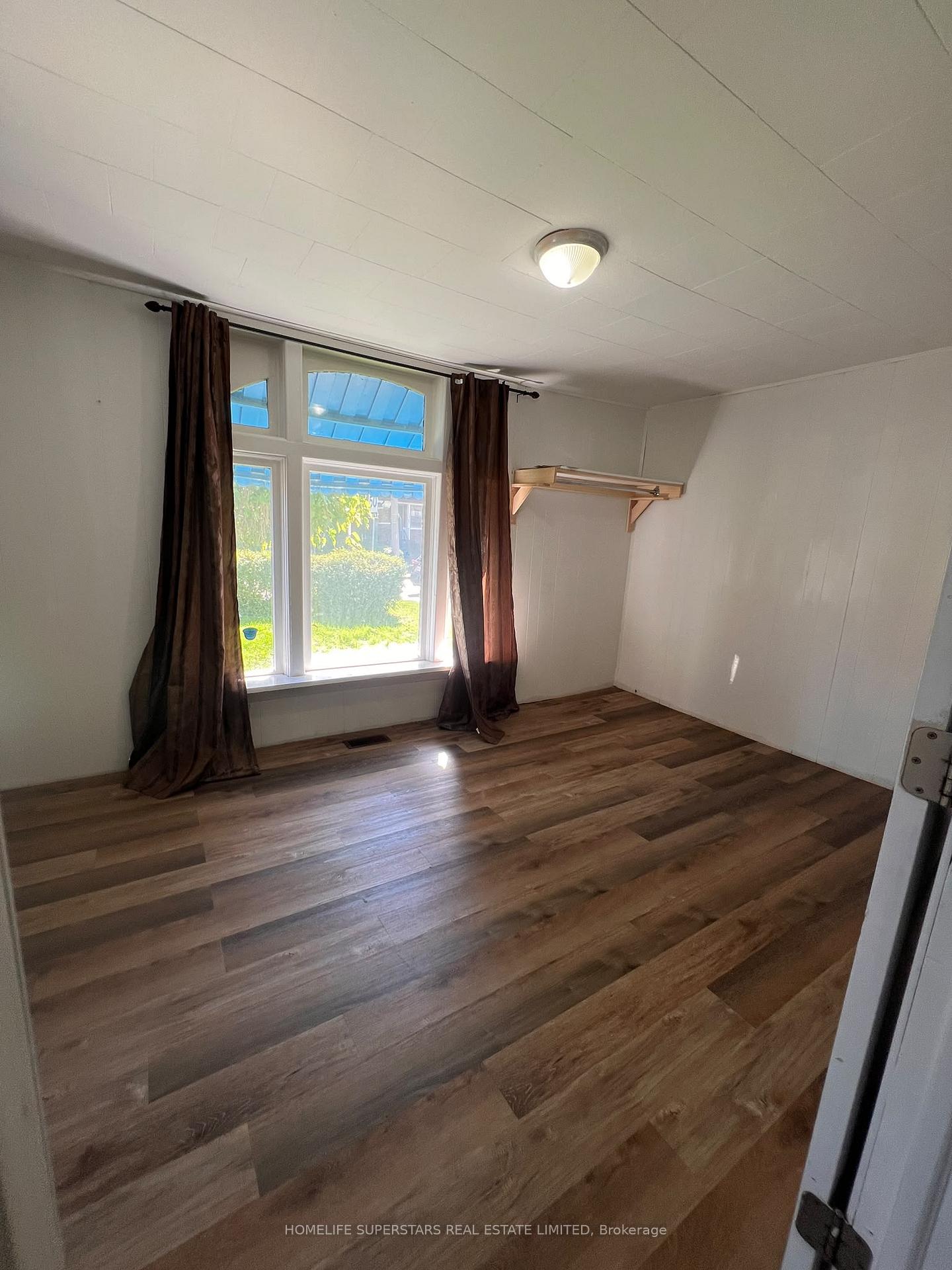 Photo 12 of 436 Elliott Street W, Windsor, Downtown Windsor — HOMEH