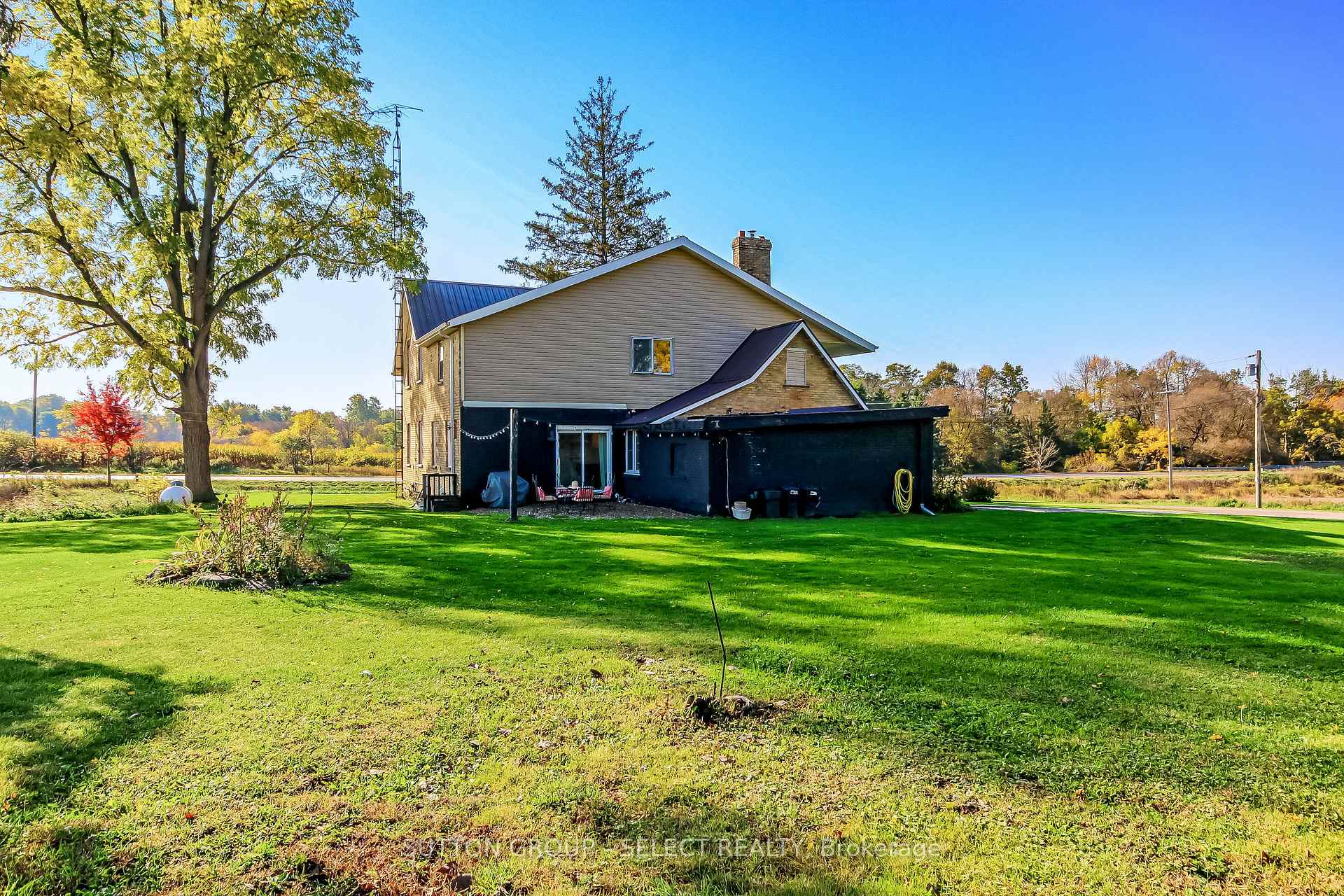 Photo 3 of 18038 Thorndale Road, Thames Centre, Rural Thames Centre — HOMEH