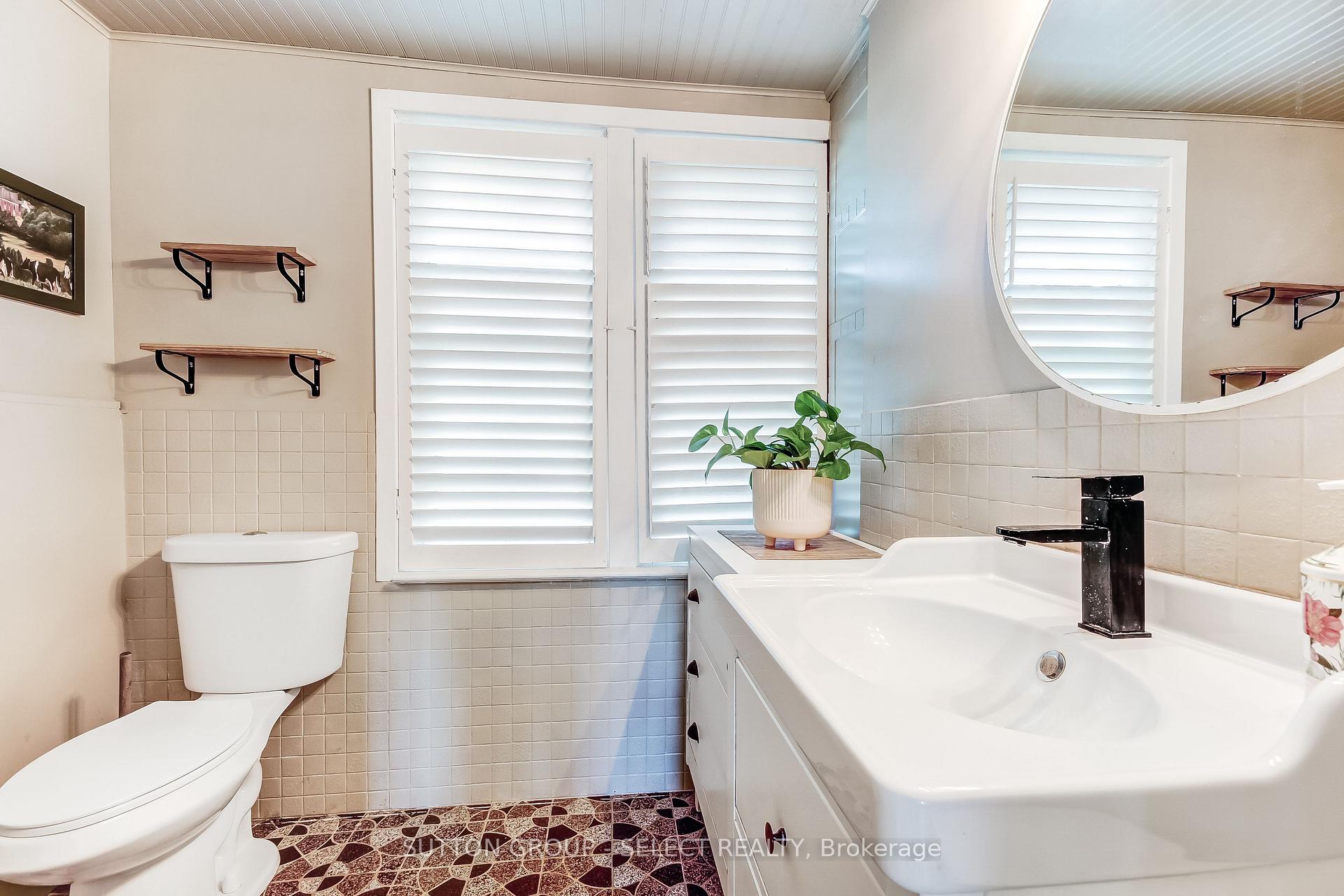 Photo 8 of 18038 Thorndale Road, Thames Centre, Rural Thames Centre — HOMEH
