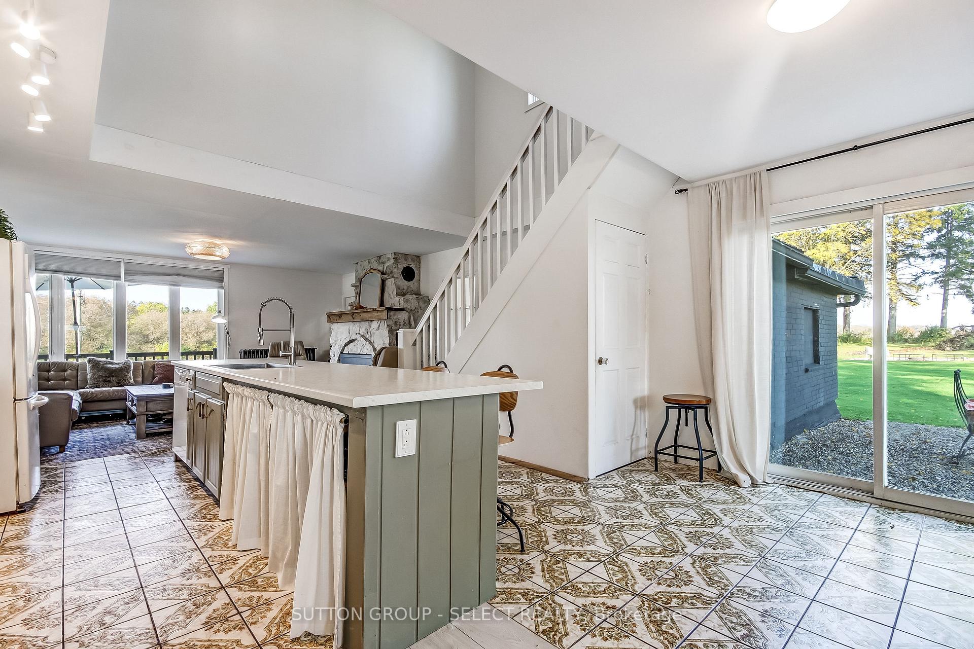 Photo 13 of 18038 Thorndale Road, Thames Centre, Rural Thames Centre — HOMEH