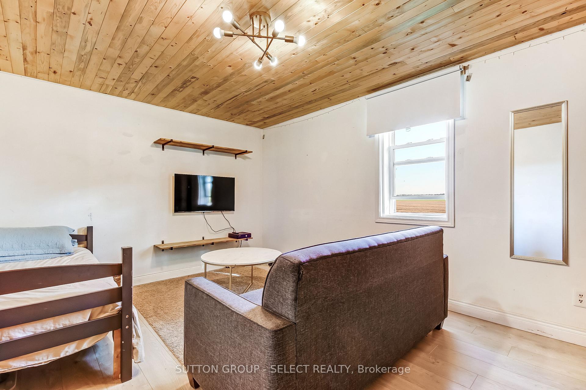 Photo 21 of 18038 Thorndale Road, Thames Centre, Rural Thames Centre — HOMEH