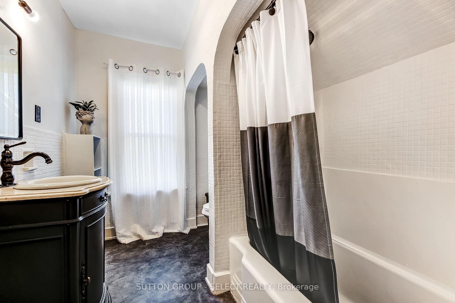 Photo 27 of 18038 Thorndale Road, Thames Centre, Rural Thames Centre — HOMEH