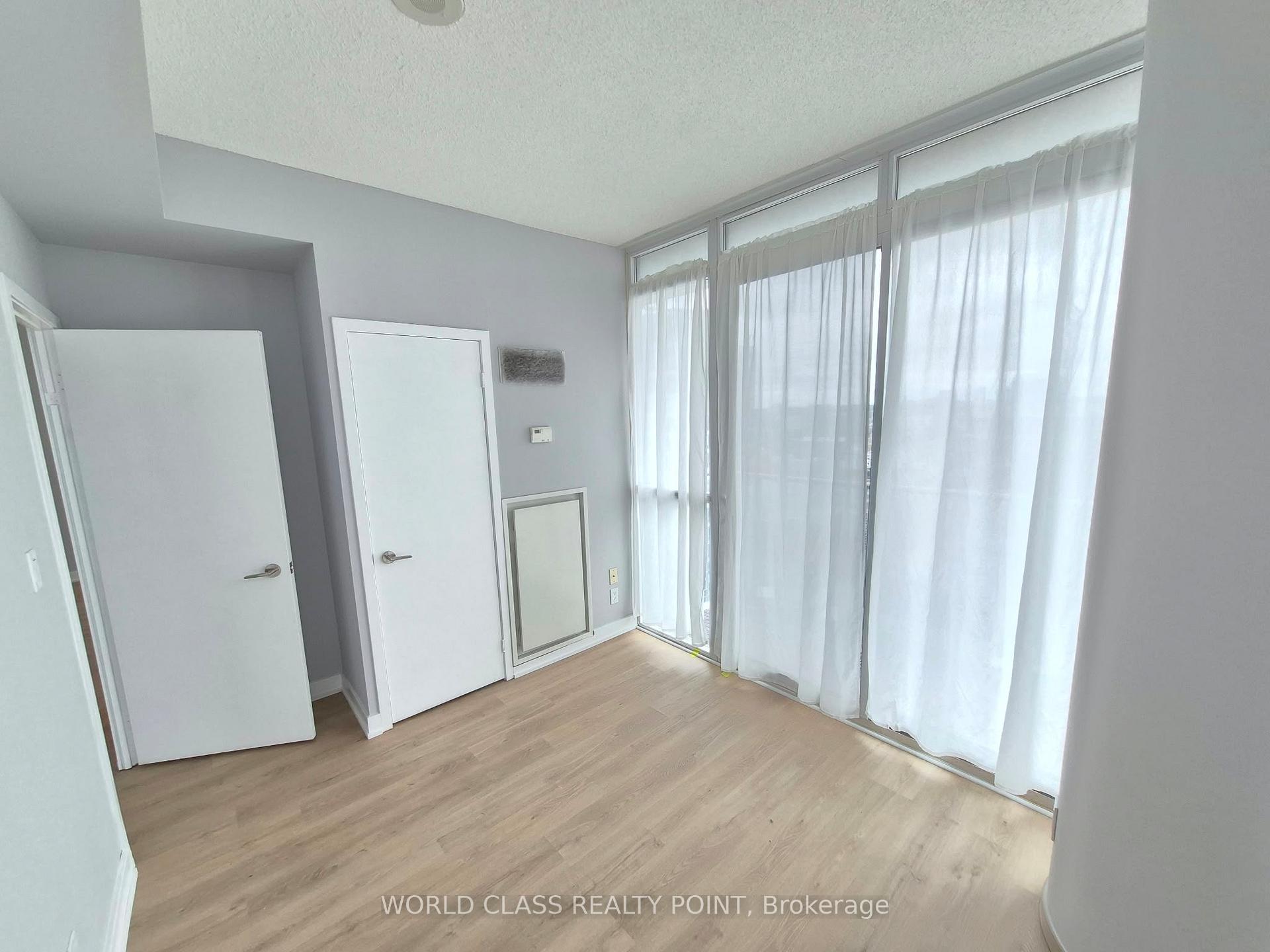Photo 4 of Unit 3007, 126 Simcoe Street, Toronto, Waterfront Communities — HOMEH