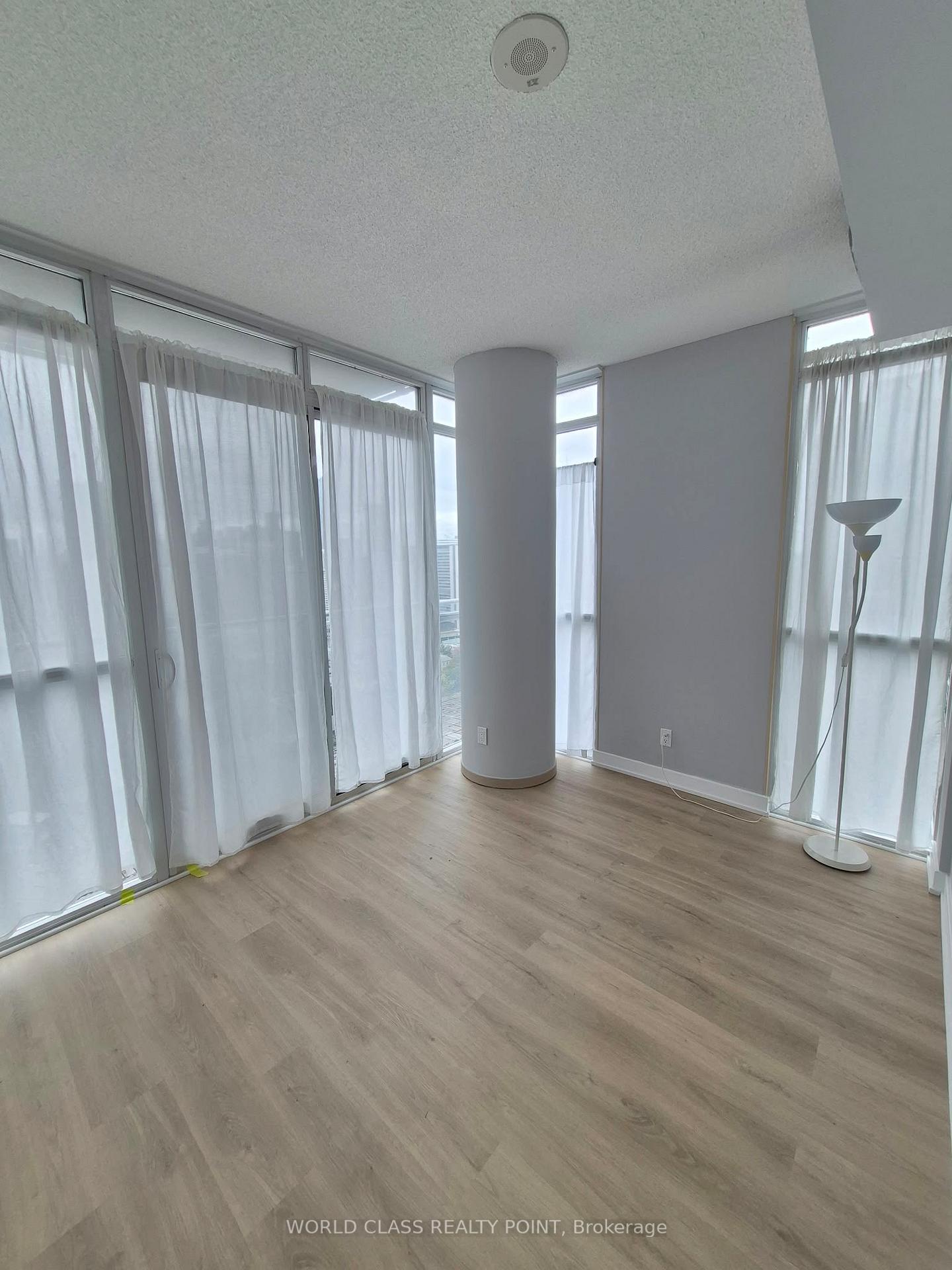 Photo 8 of Unit 3007, 126 Simcoe Street, Toronto, Waterfront Communities — HOMEH
