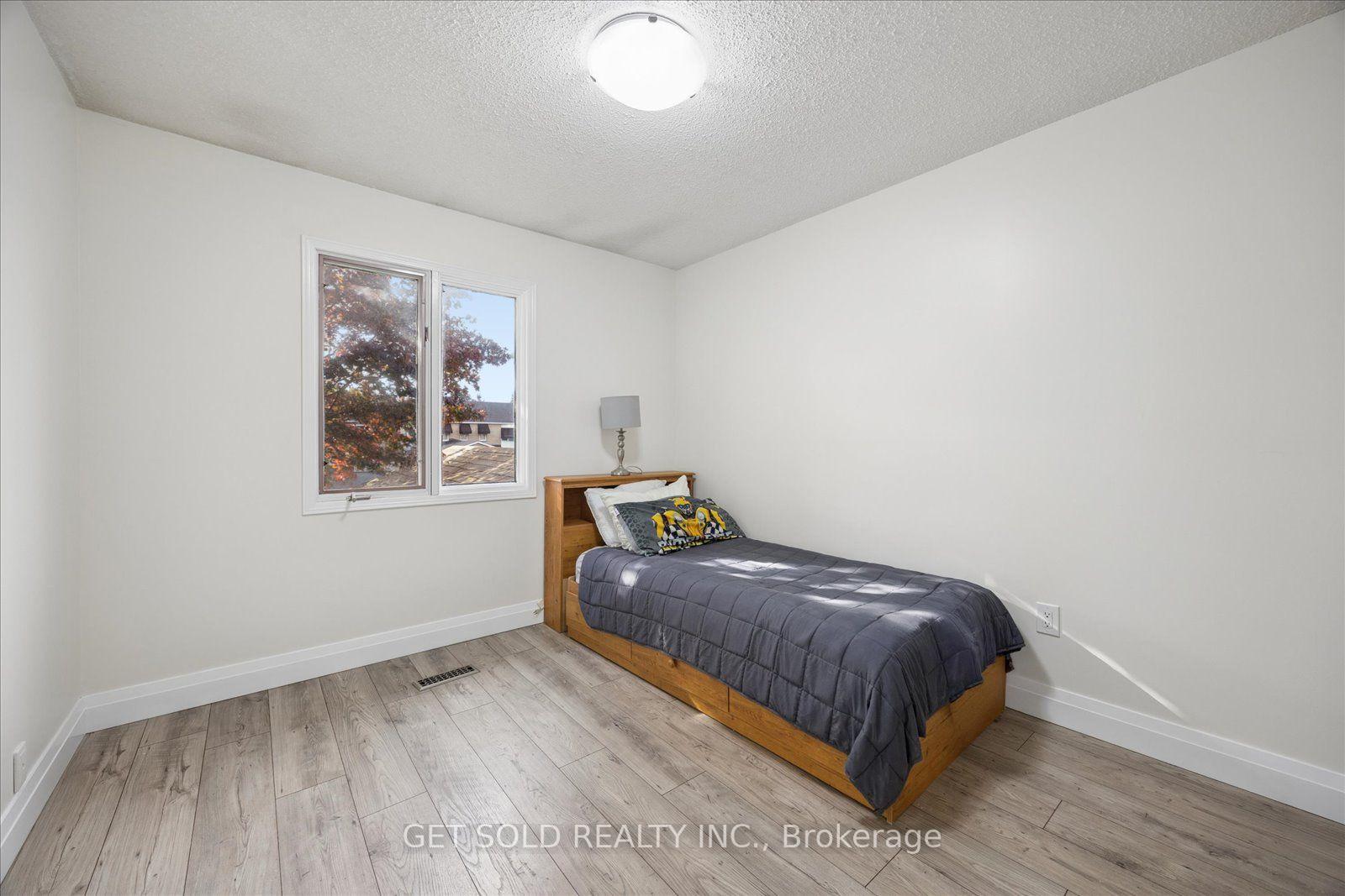 Photo 27 of 77 Linton Avenue, Ajax, Central West — HOMEH