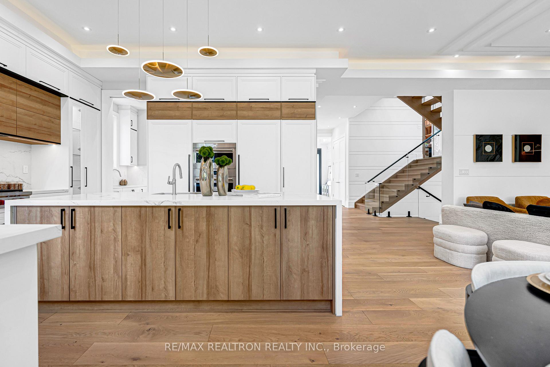 Photo 6 of 16 Ballyronan Road, North York, Banbury-Don Mills — HOMEH