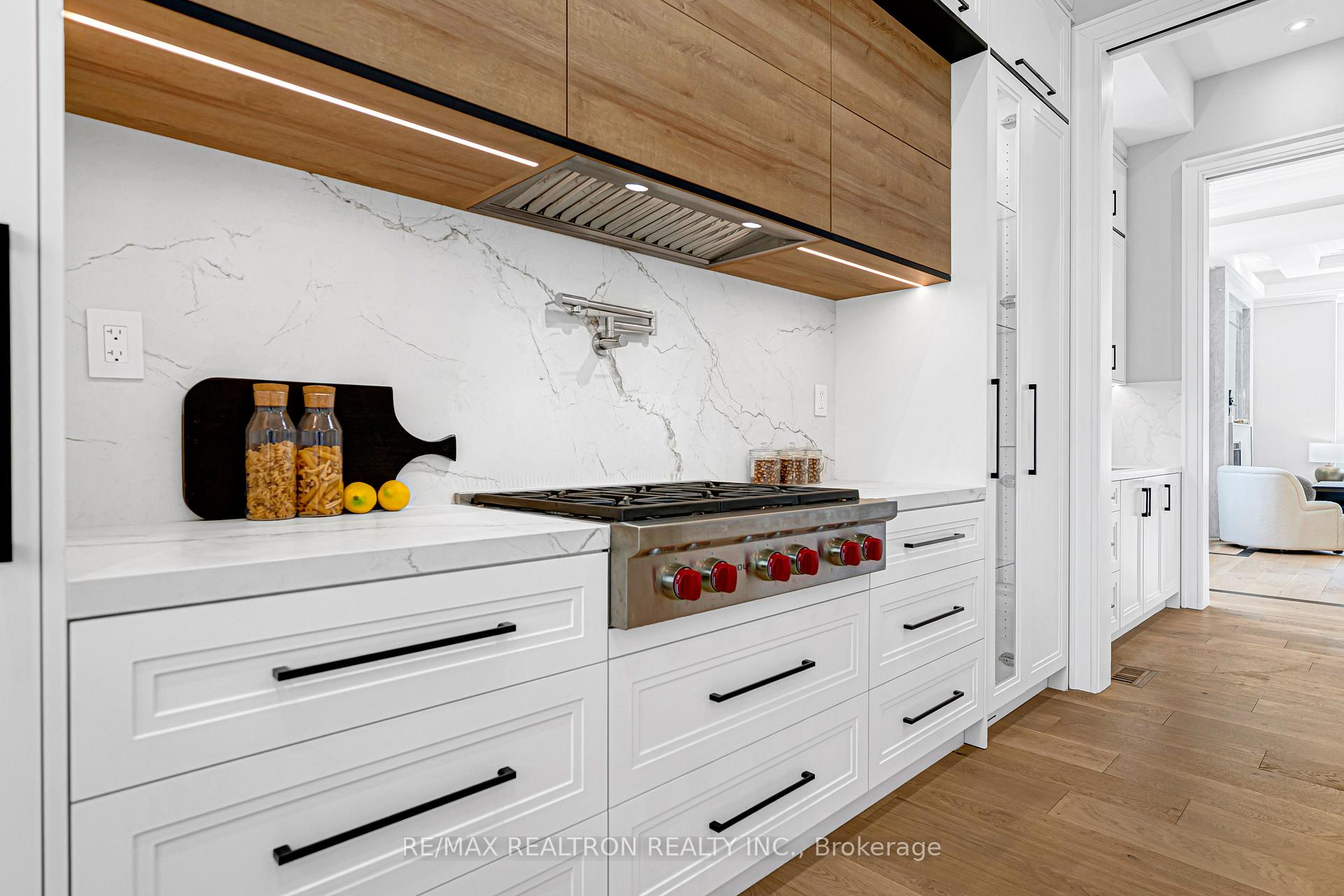Photo 7 of 16 Ballyronan Road, North York, Banbury-Don Mills — HOMEH