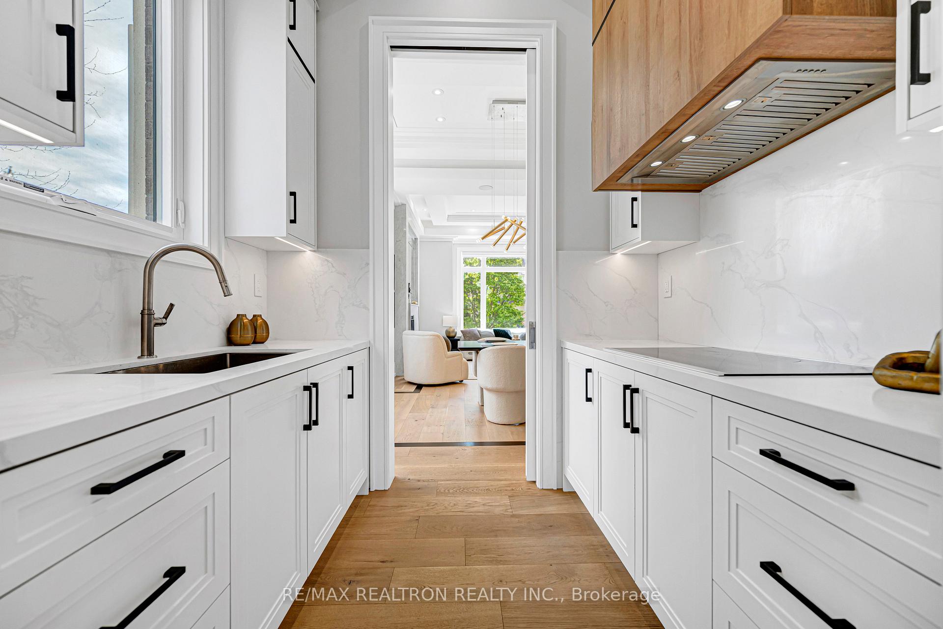 Photo 8 of 16 Ballyronan Road, North York, Banbury-Don Mills — HOMEH