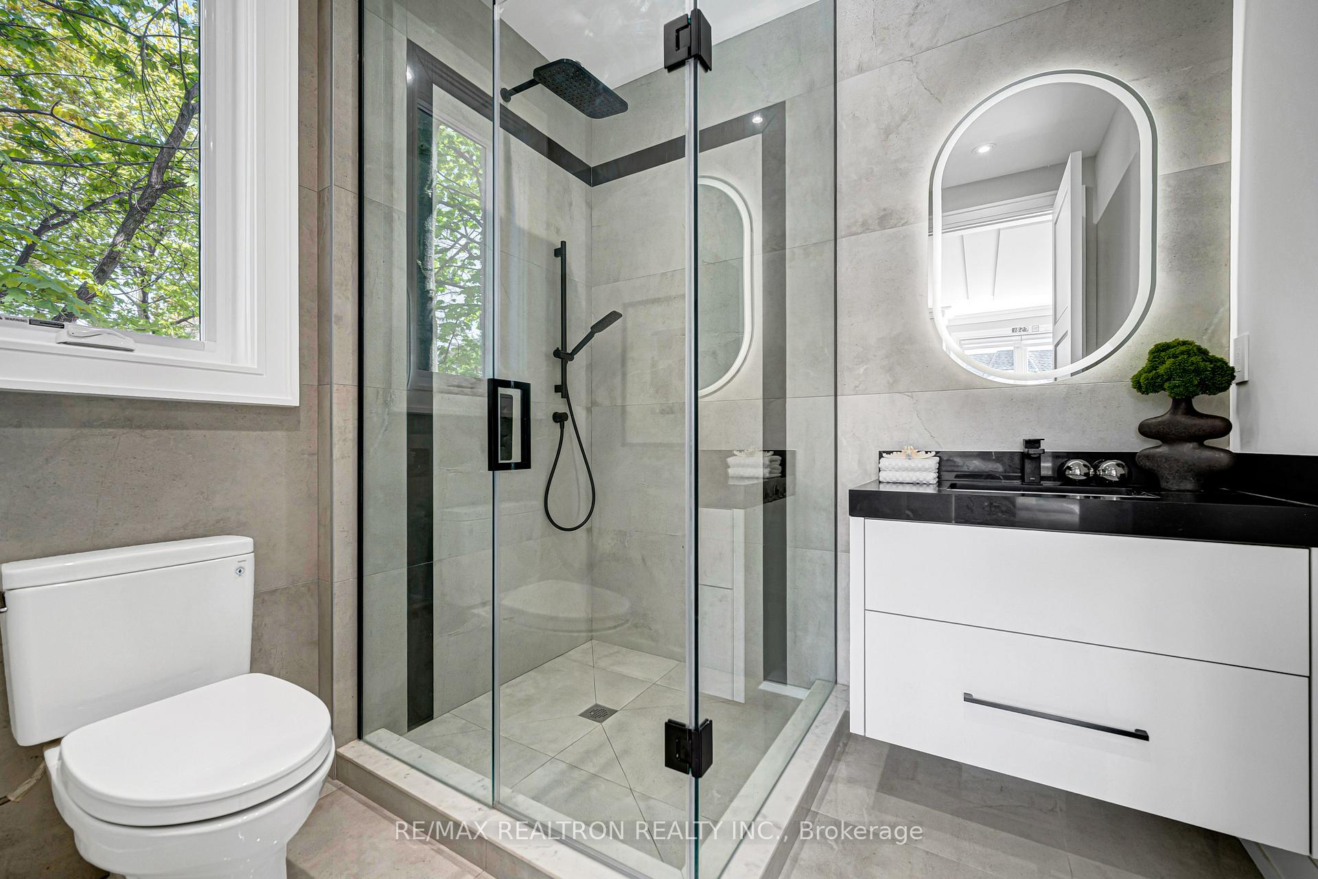 Photo 12 of 16 Ballyronan Road, North York, Banbury-Don Mills — HOMEH