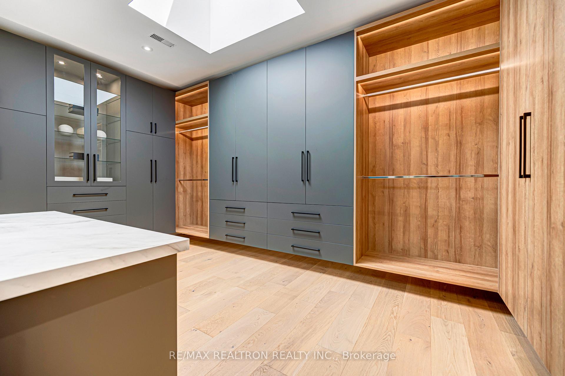 Photo 15 of 16 Ballyronan Road, North York, Banbury-Don Mills — HOMEH