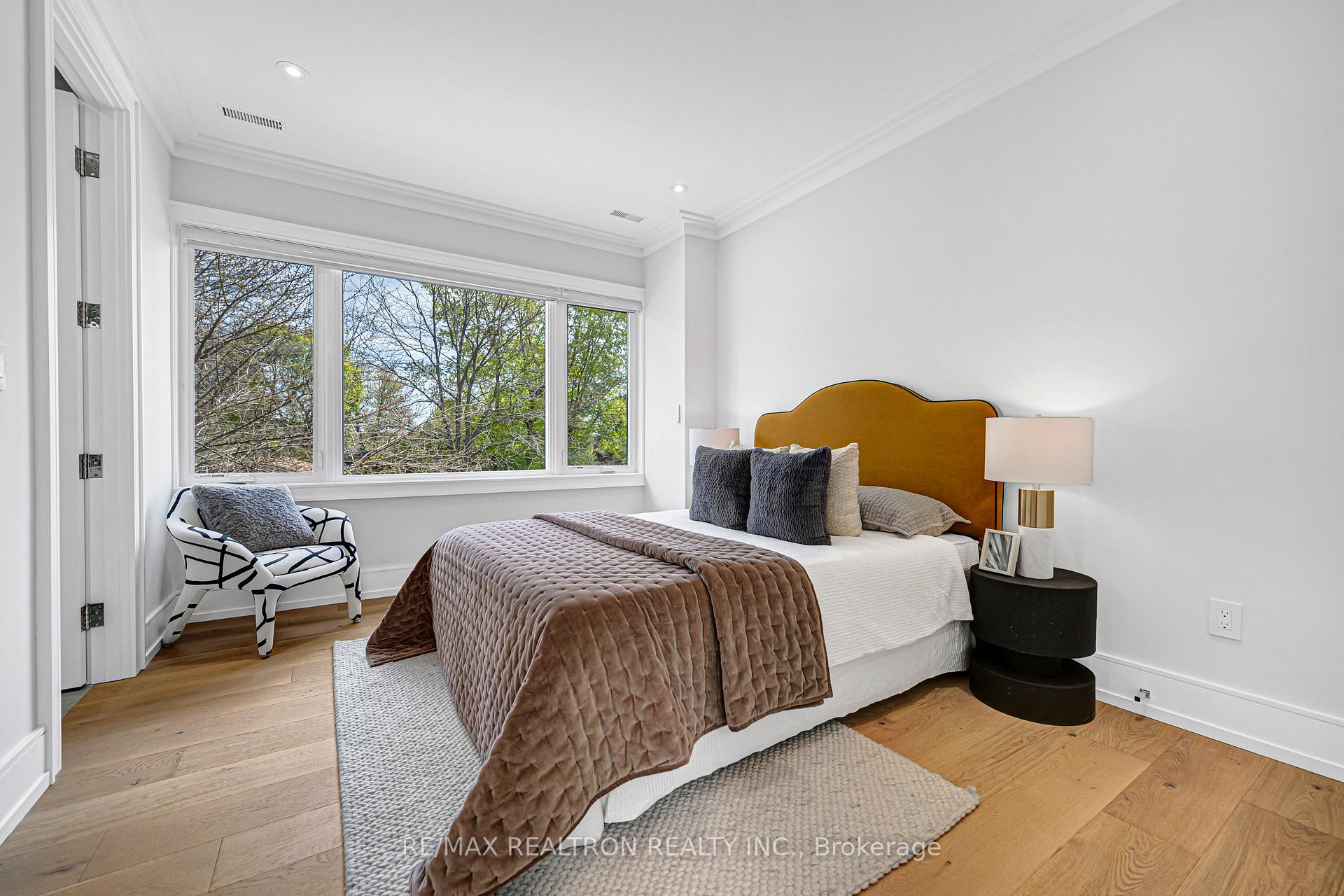 Photo 16 of 16 Ballyronan Road, North York, Banbury-Don Mills — HOMEH