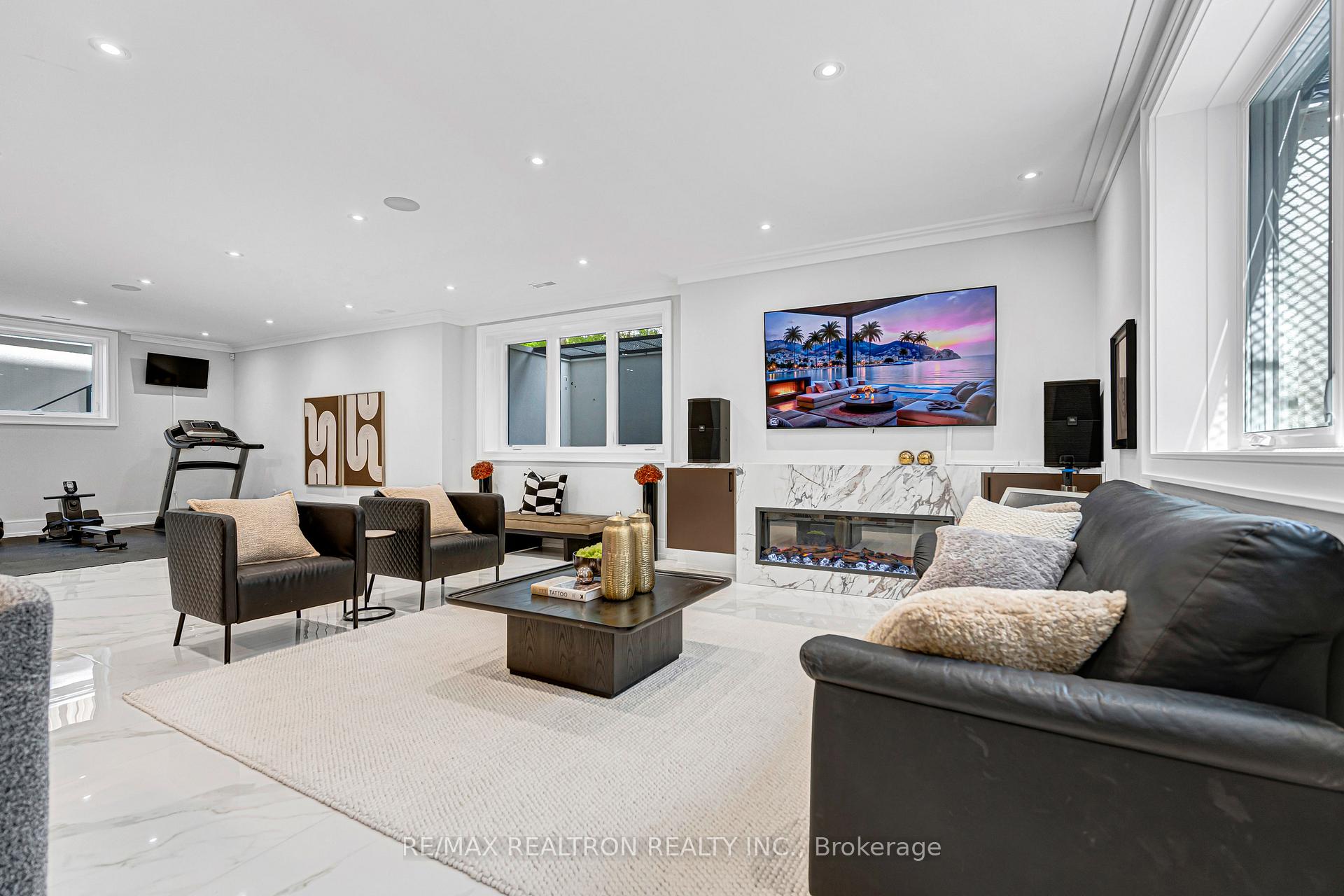 Photo 19 of 16 Ballyronan Road, North York, Banbury-Don Mills — HOMEH