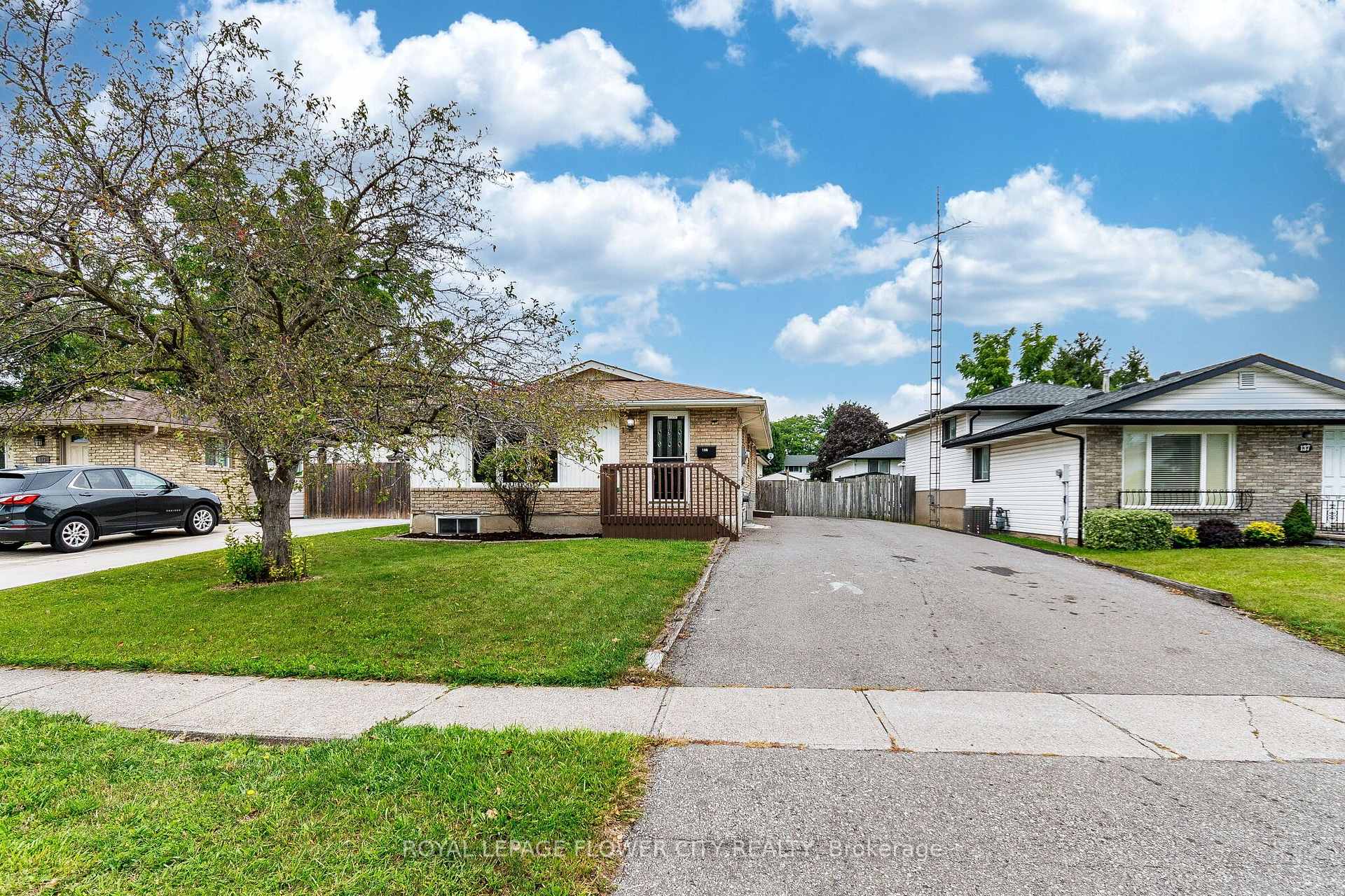 Photo 3 of 135 Keefer Road, Thorold, Confederation Heights — HOMEH