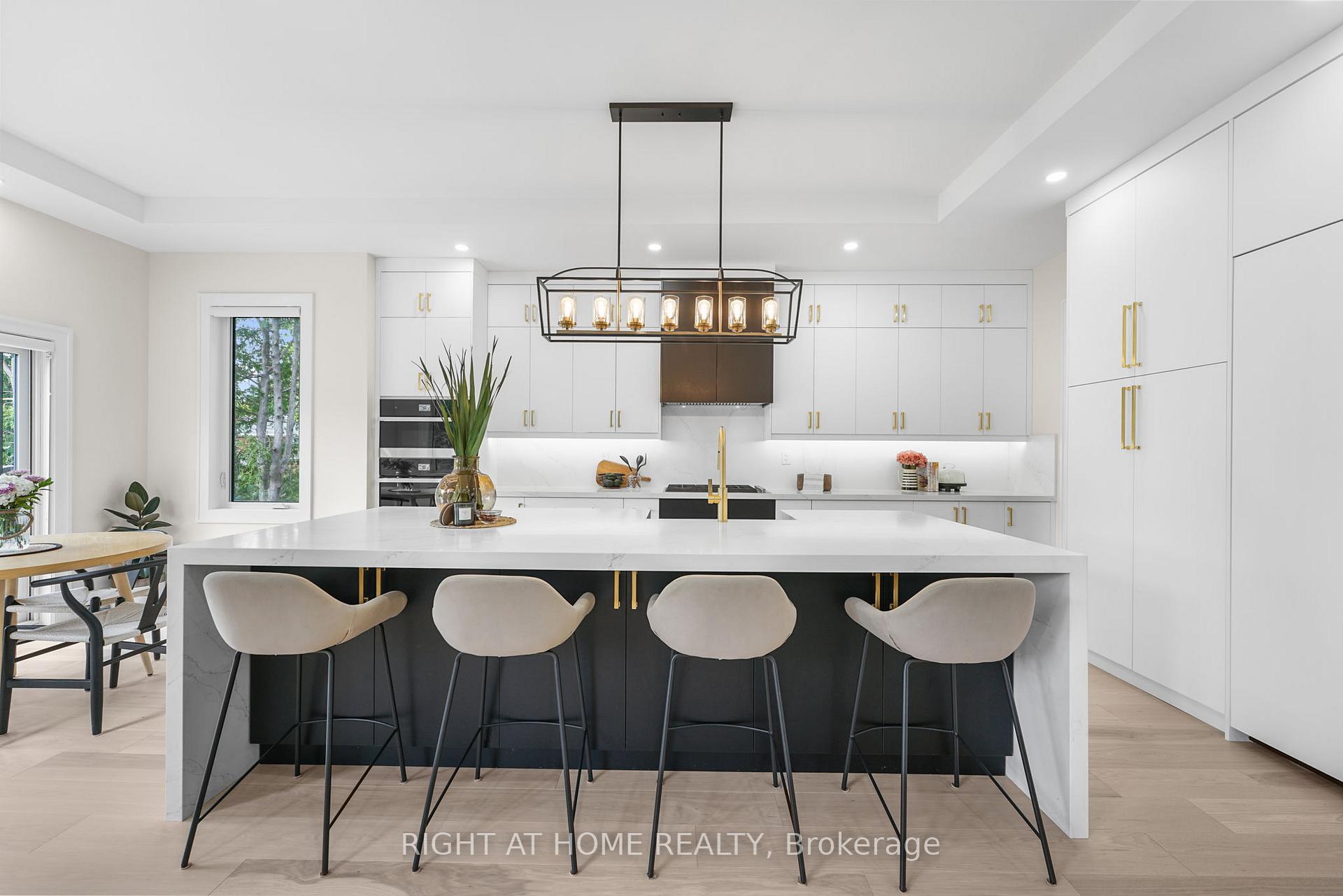 Photo 2 of 262 Senlac Road, North York, Willowdale West — HOMEH