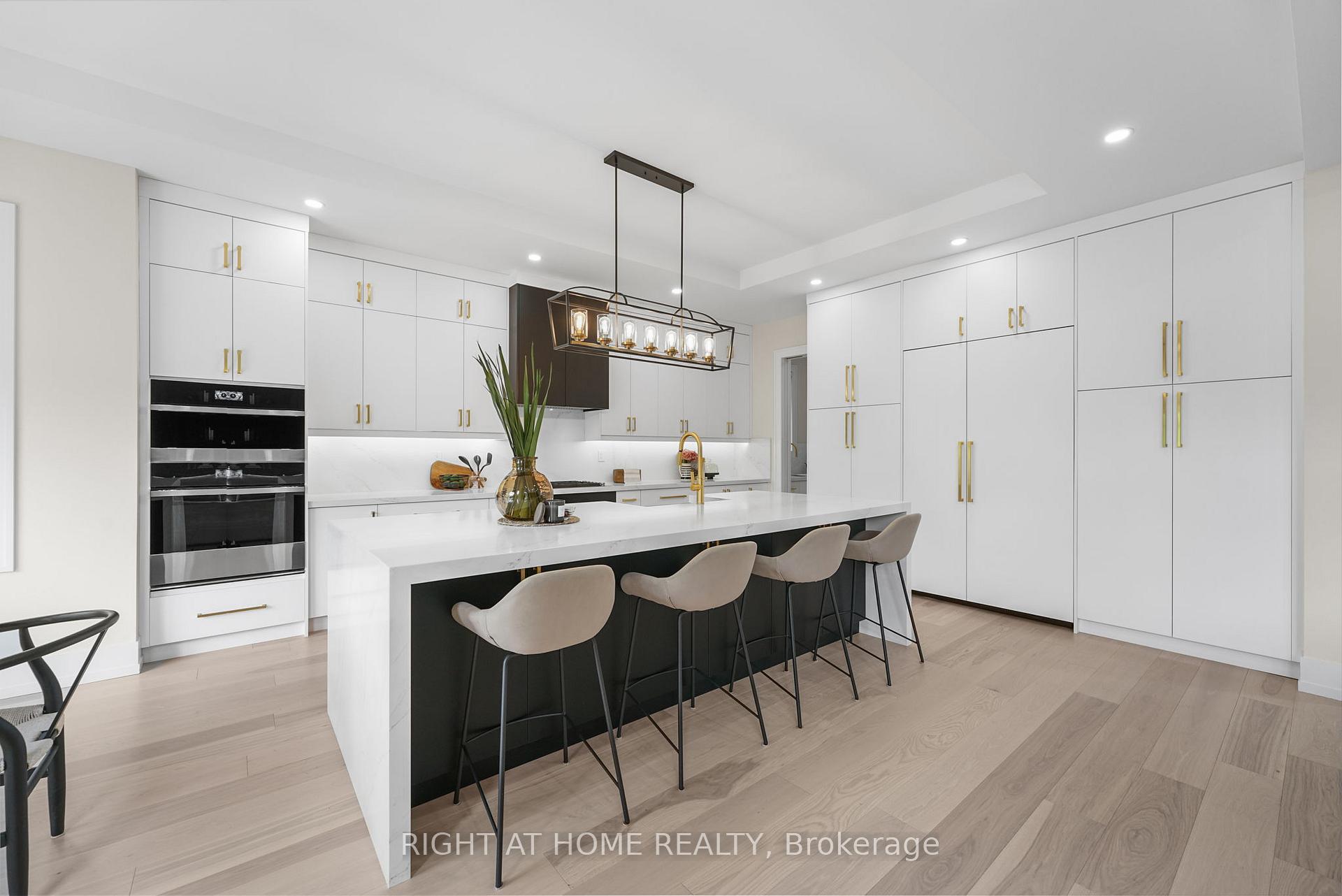 Photo 4 of 262 Senlac Road, North York, Willowdale West — HOMEH