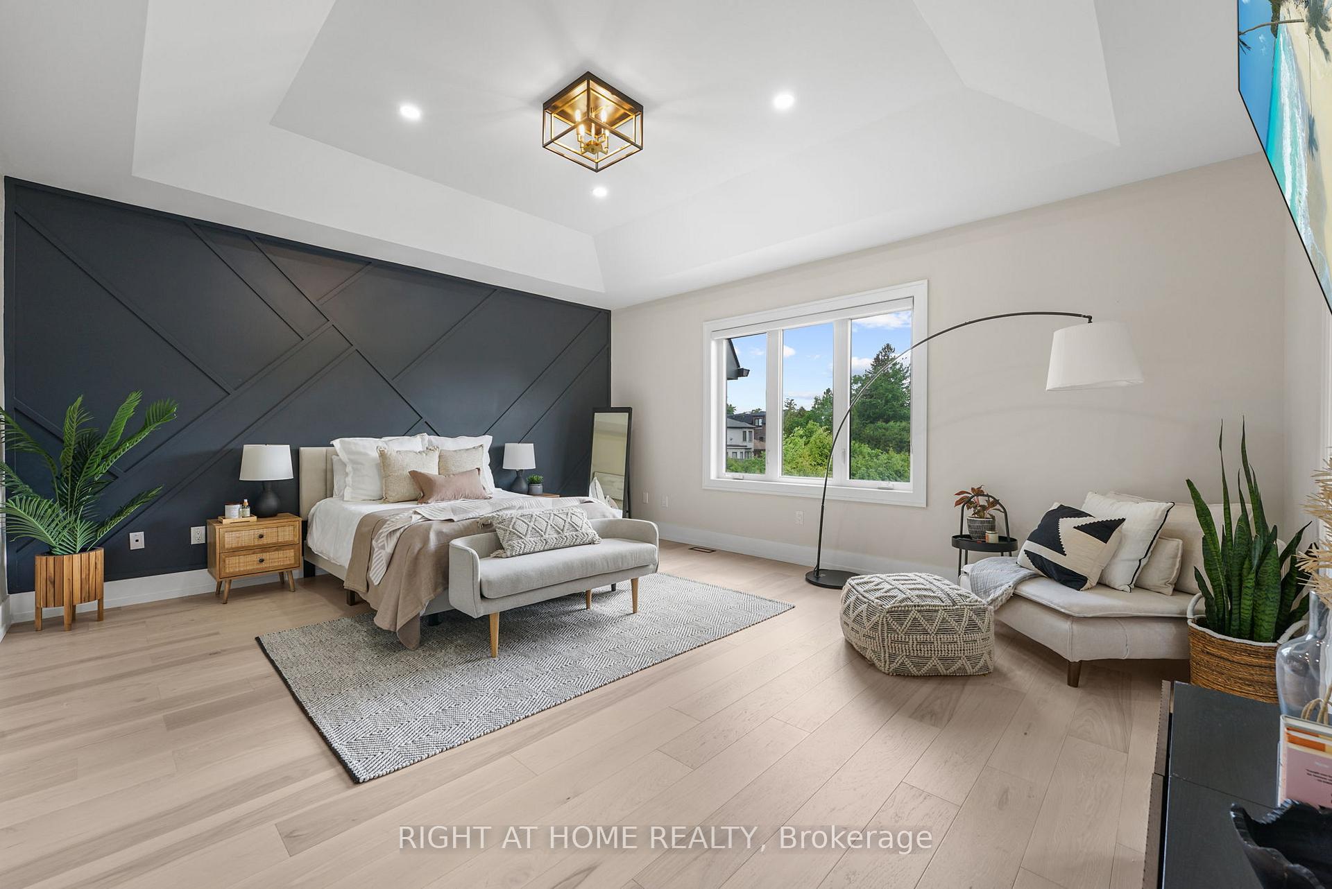 Photo 7 of 262 Senlac Road, North York, Willowdale West — HOMEH