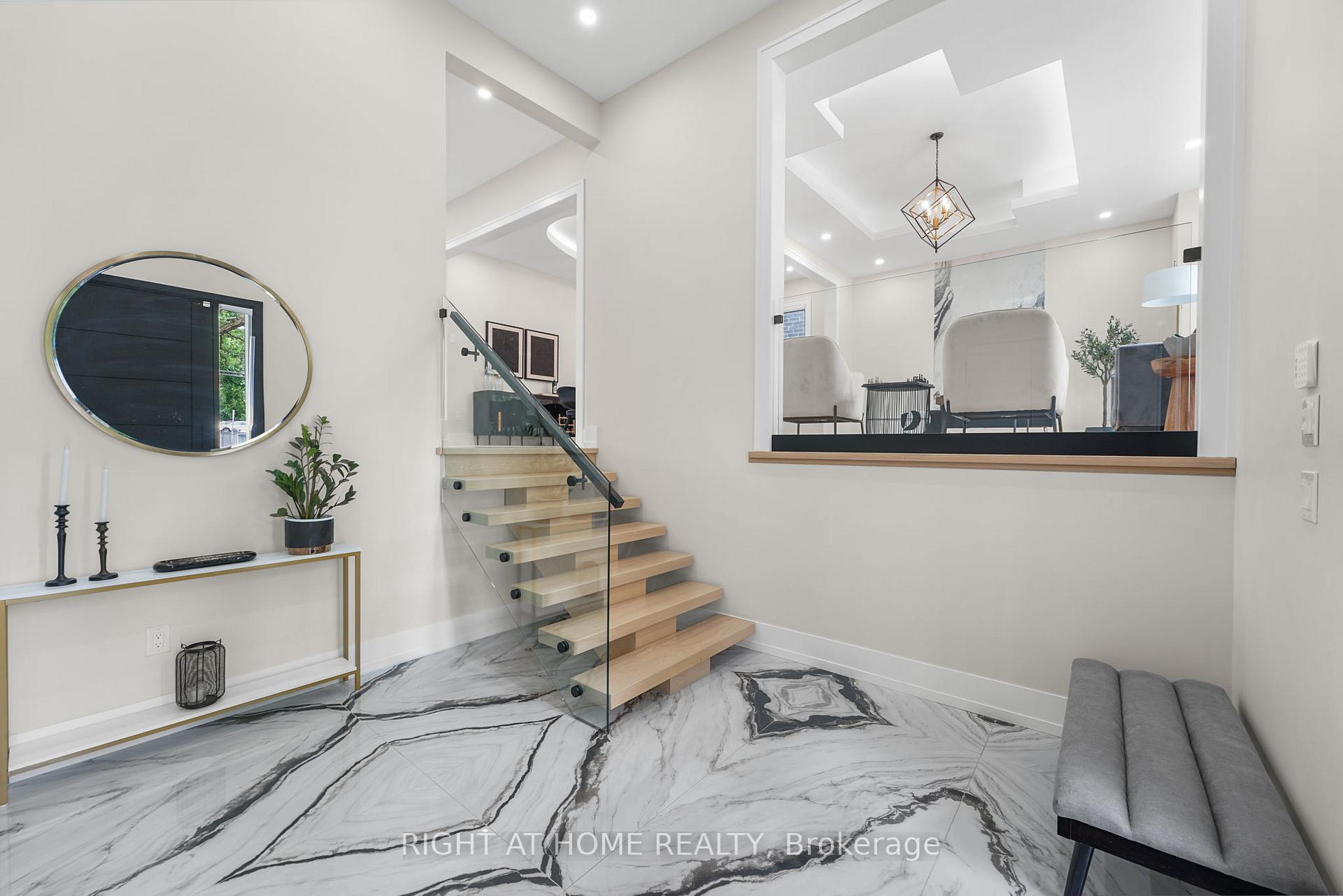 Photo 8 of 262 Senlac Road, North York, Willowdale West — HOMEH