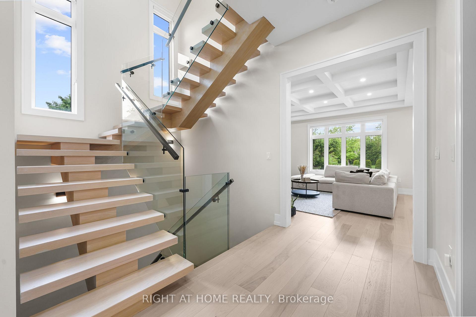 Photo 9 of 262 Senlac Road, North York, Willowdale West — HOMEH