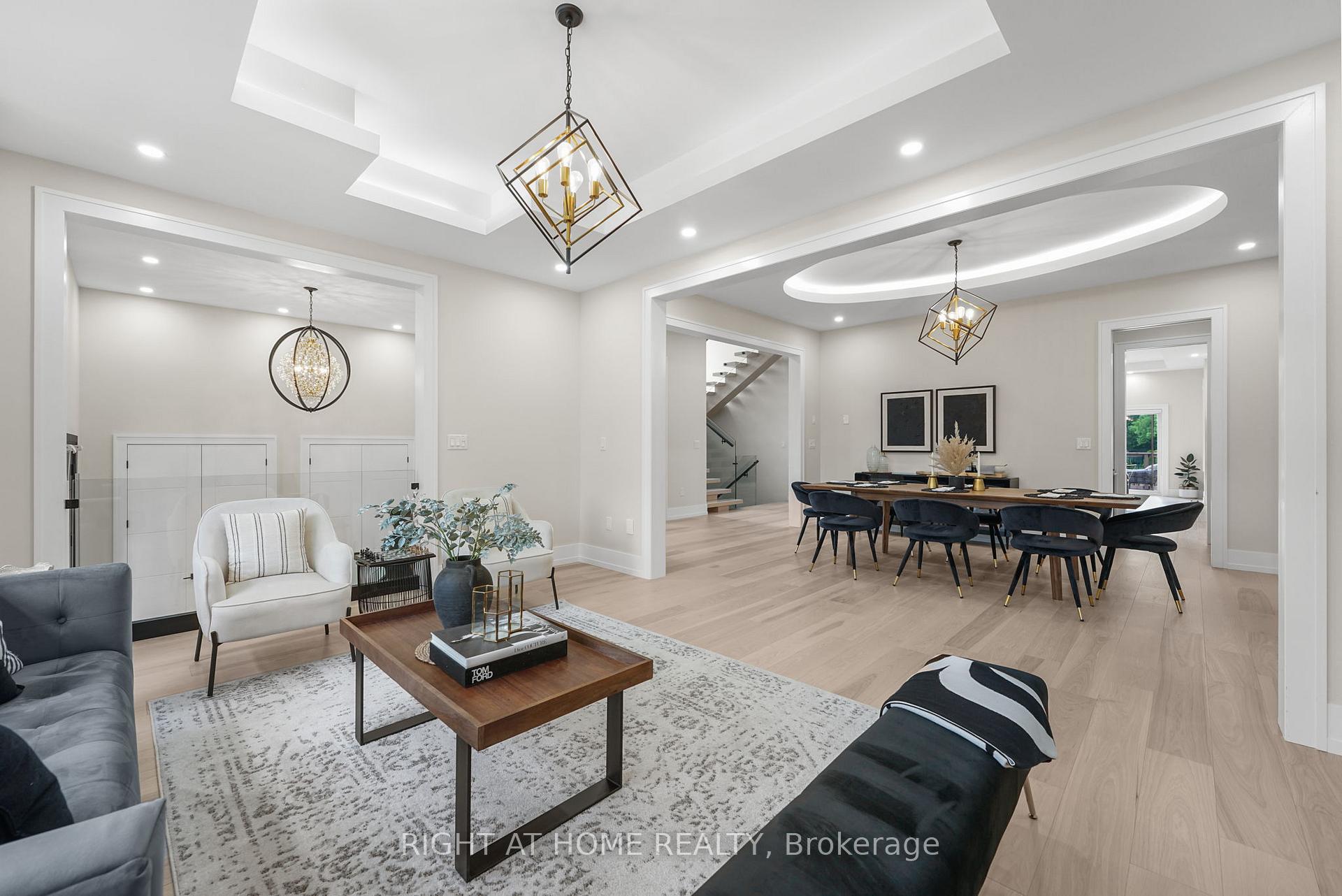 Photo 10 of 262 Senlac Road, North York, Willowdale West — HOMEH