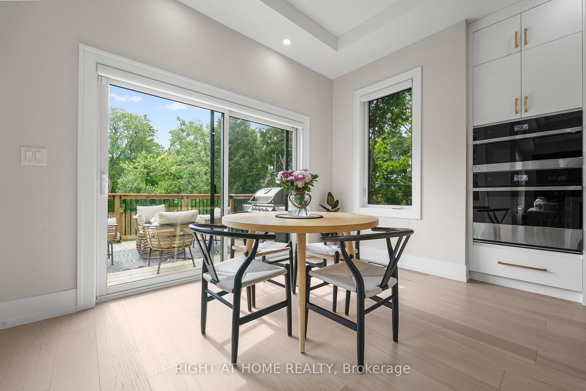 Photo 14 of 262 Senlac Road, North York, Willowdale West — HOMEH