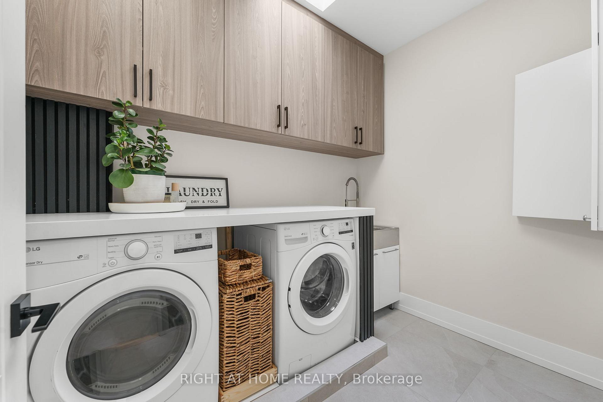 Photo 17 of 262 Senlac Road, North York, Willowdale West — HOMEH
