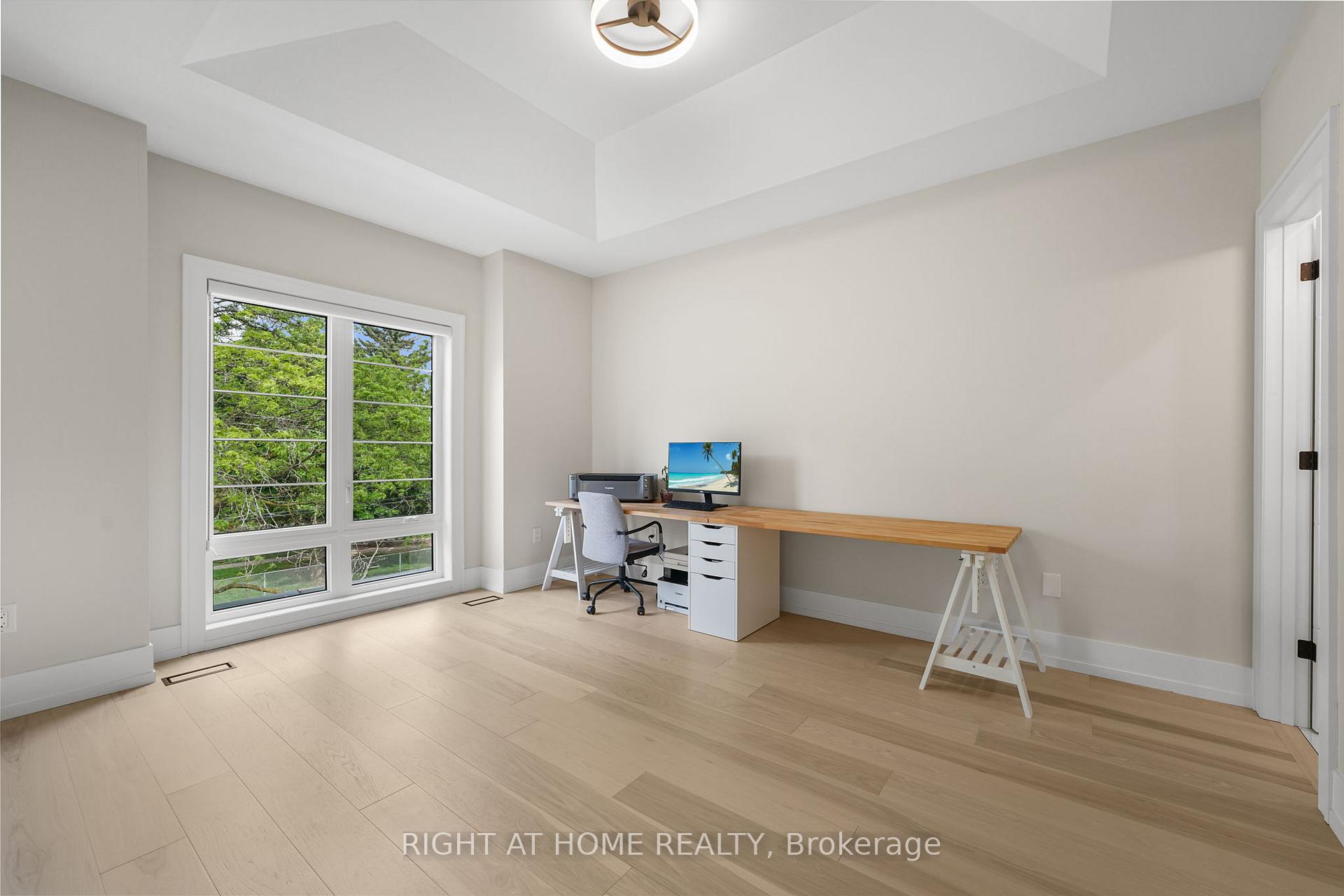 Photo 18 of 262 Senlac Road, North York, Willowdale West — HOMEH