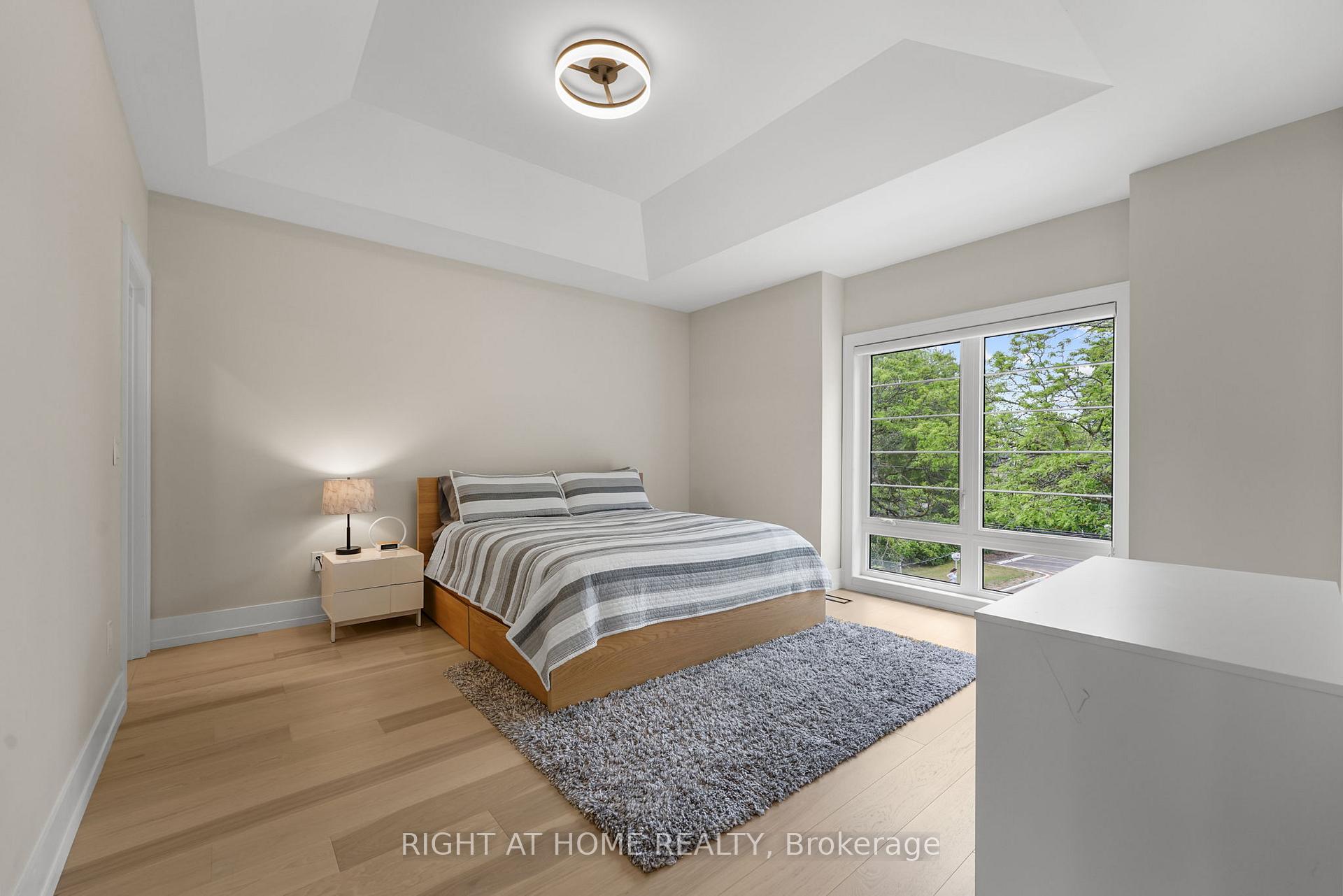 Photo 20 of 262 Senlac Road, North York, Willowdale West — HOMEH