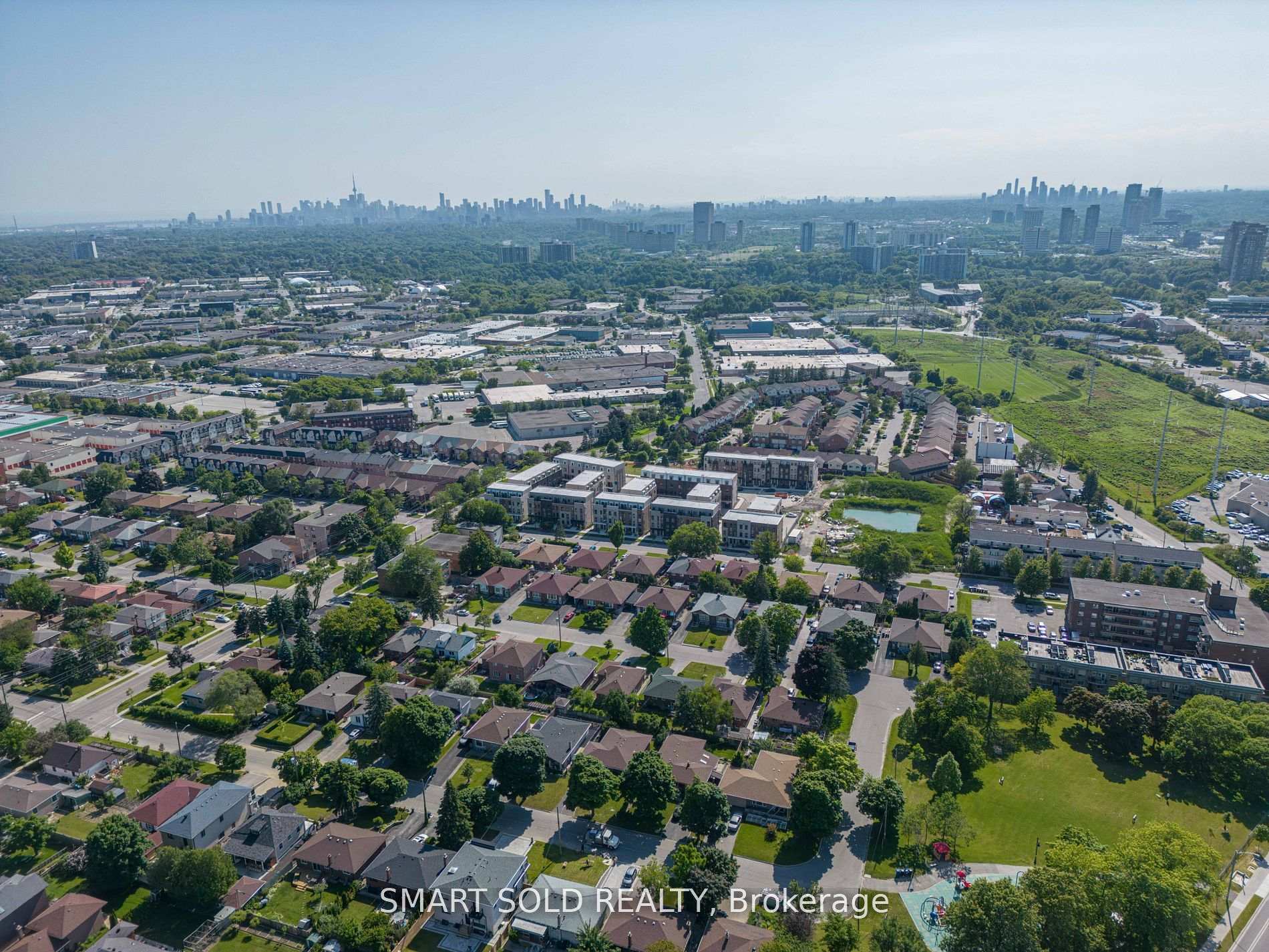 Photo 7 of 29 Spruce Pines Crescent, North York, Victoria Village — HOMEH