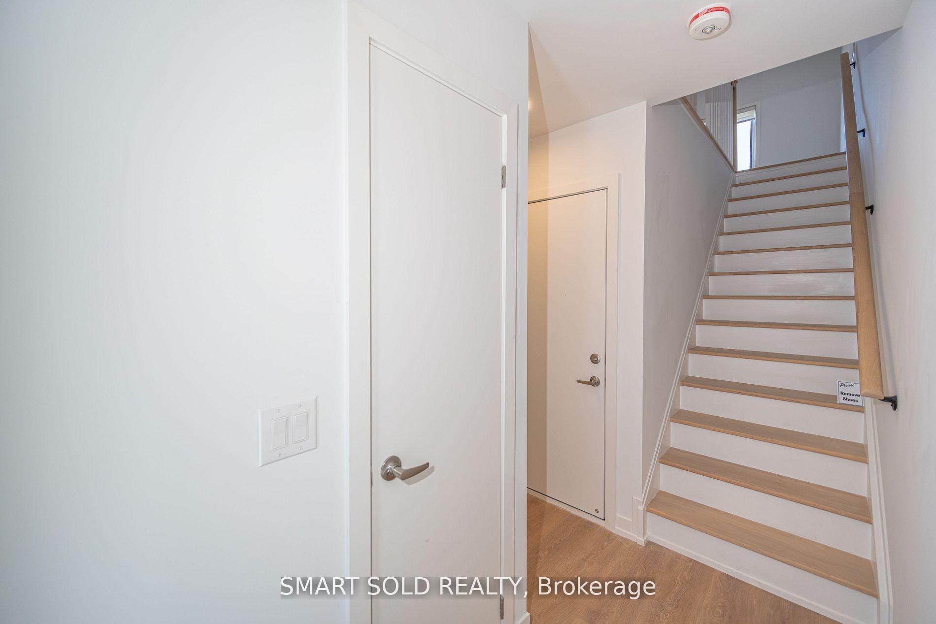 Photo 9 of 29 Spruce Pines Crescent, North York, Victoria Village — HOMEH