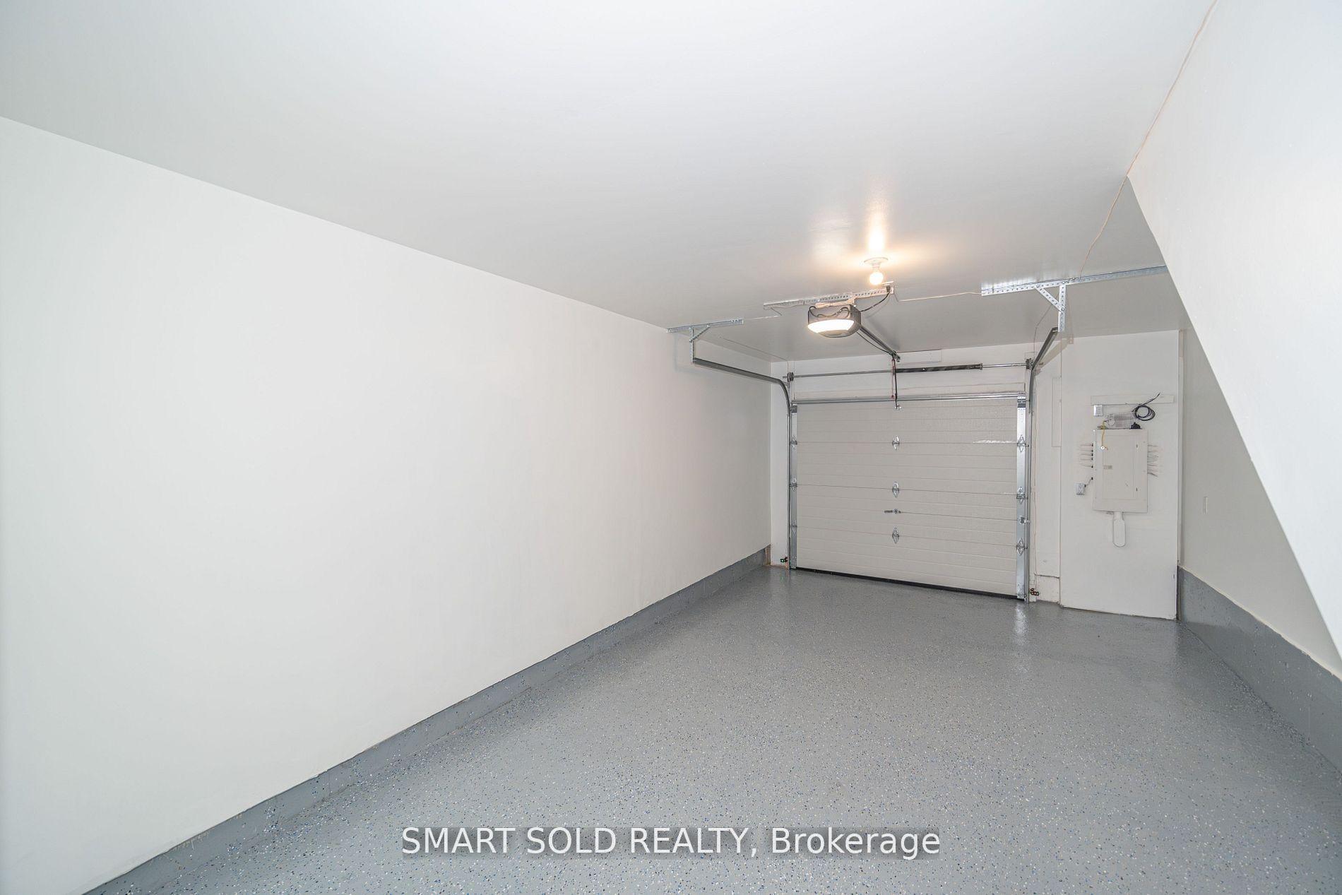 Photo 10 of 29 Spruce Pines Crescent, North York, Victoria Village — HOMEH