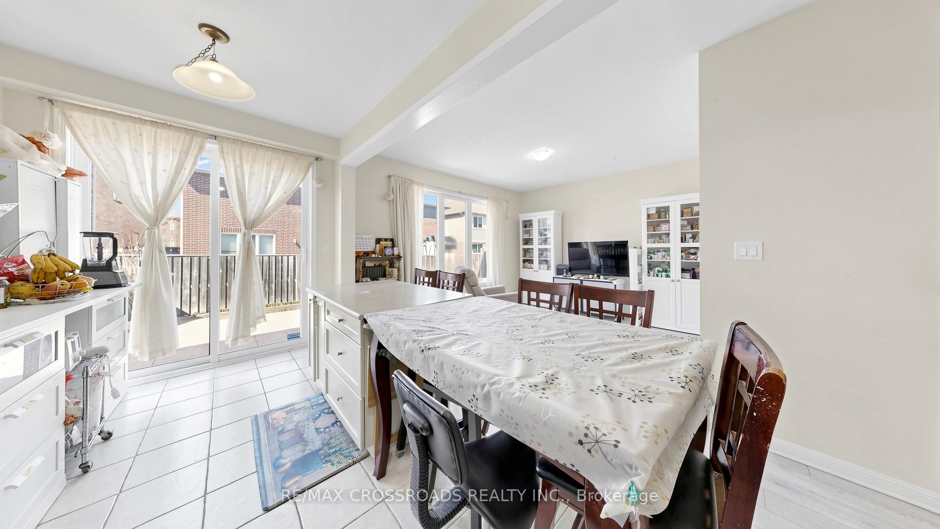 Photo 9 of 1754 Hayden Lane, Pickering, Duffin Heights — HOMEH