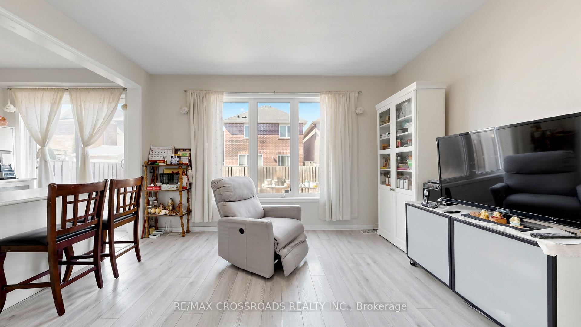 Photo 13 of 1754 Hayden Lane, Pickering, Duffin Heights — HOMEH