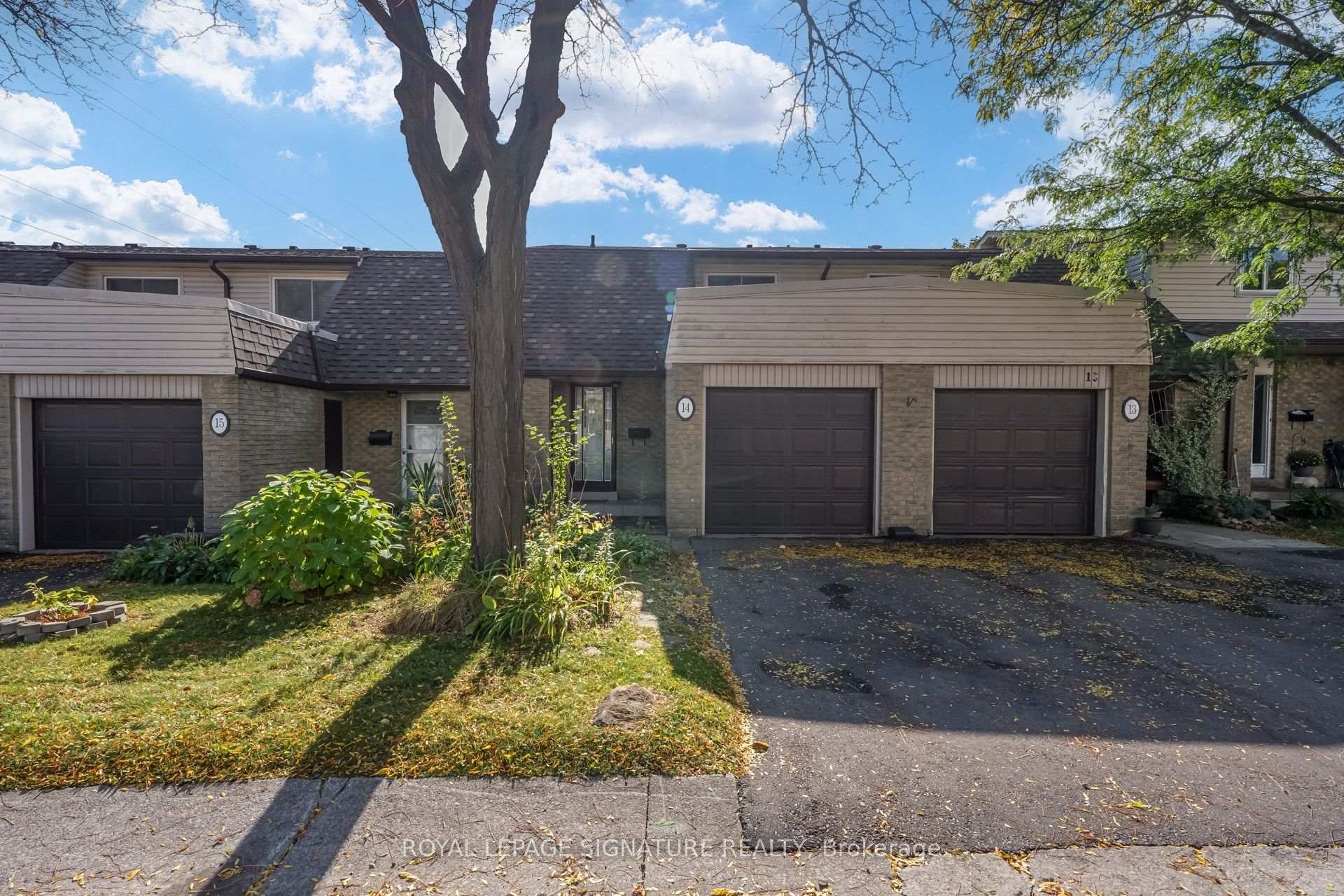 Photo 1 of Unit 14, 2340 Bromsgrove Road, Mississauga, Clarkson — HOMEH