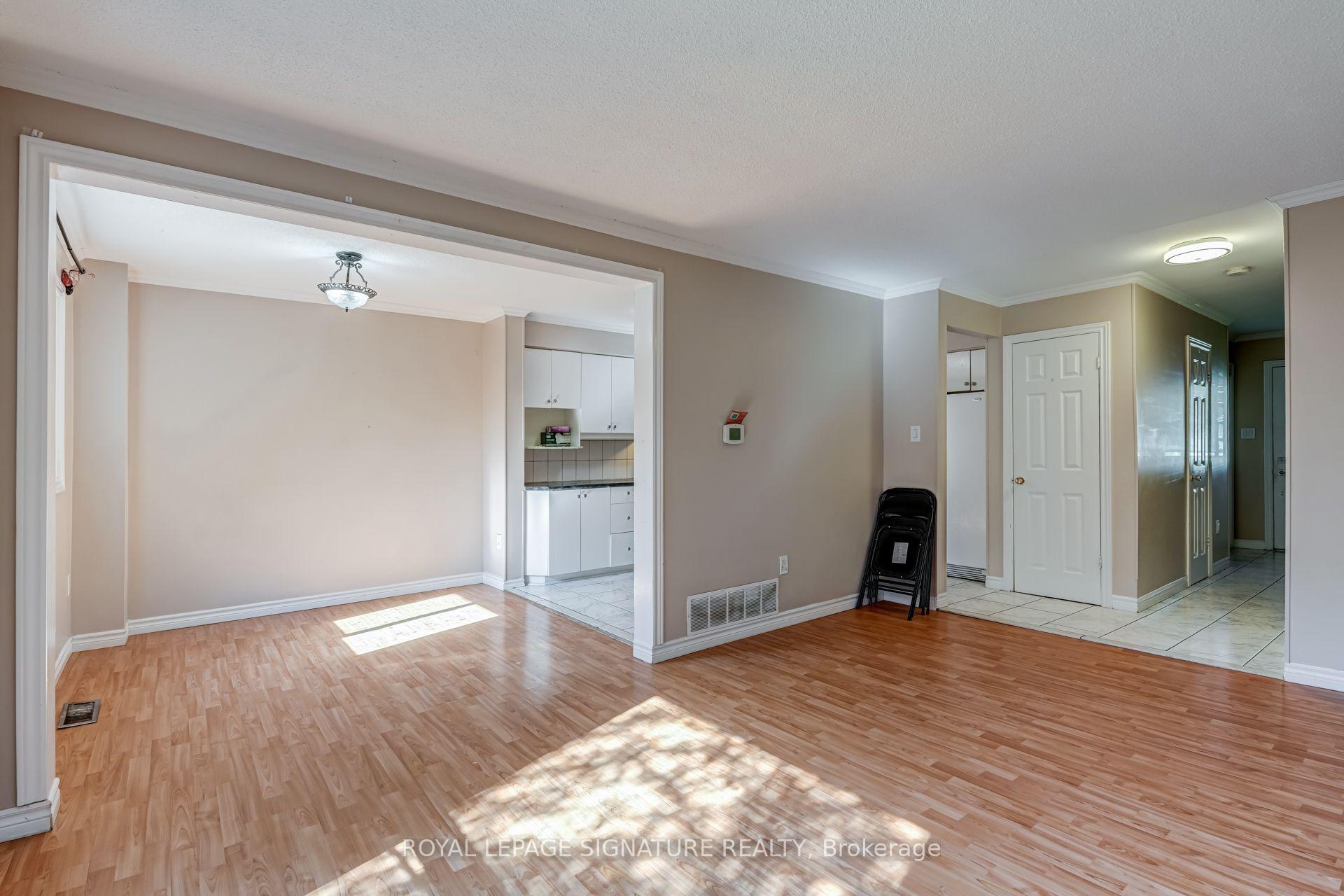 Photo 9 of Unit 14, 2340 Bromsgrove Road, Mississauga, Clarkson — HOMEH