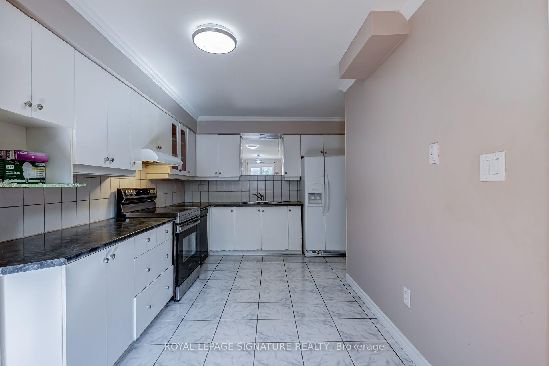 Photo 13 of Unit 14, 2340 Bromsgrove Road, Mississauga, Clarkson — HOMEH
