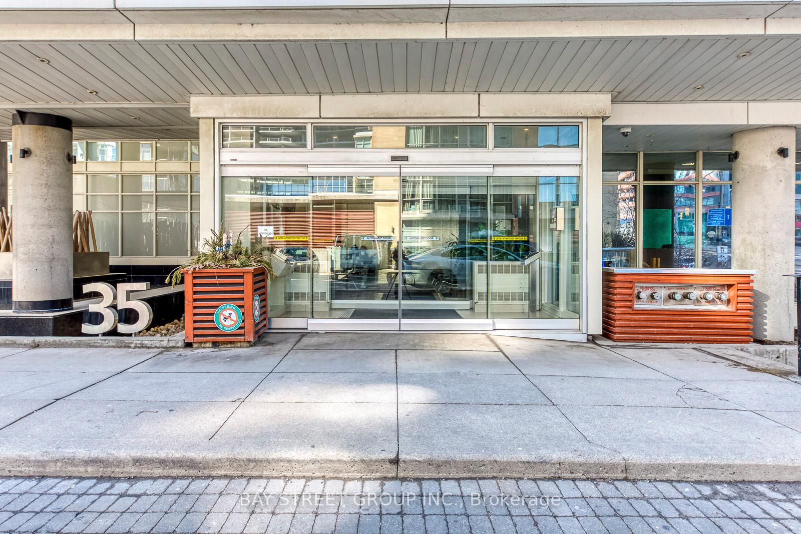 Photo 3 of Unit 3912, 35 Mariner Terrace, Toronto, Waterfront Communities — HOMEH