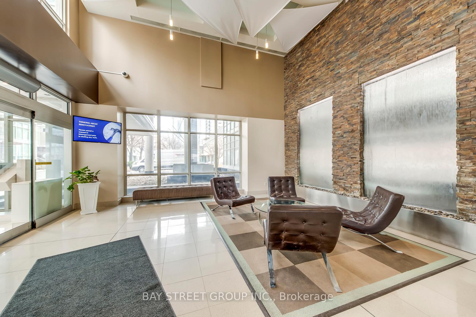 Photo 4 of Unit 3912, 35 Mariner Terrace, Toronto, Waterfront Communities — HOMEH