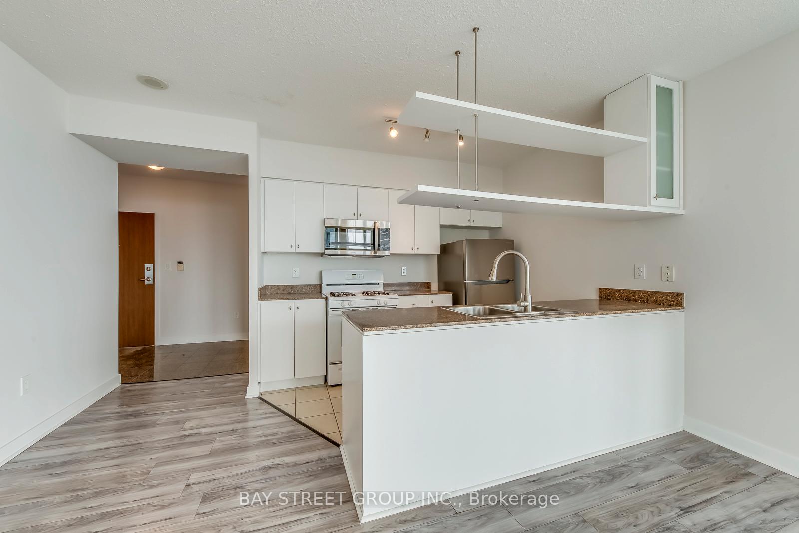 Photo 11 of Unit 3912, 35 Mariner Terrace, Toronto, Waterfront Communities — HOMEH