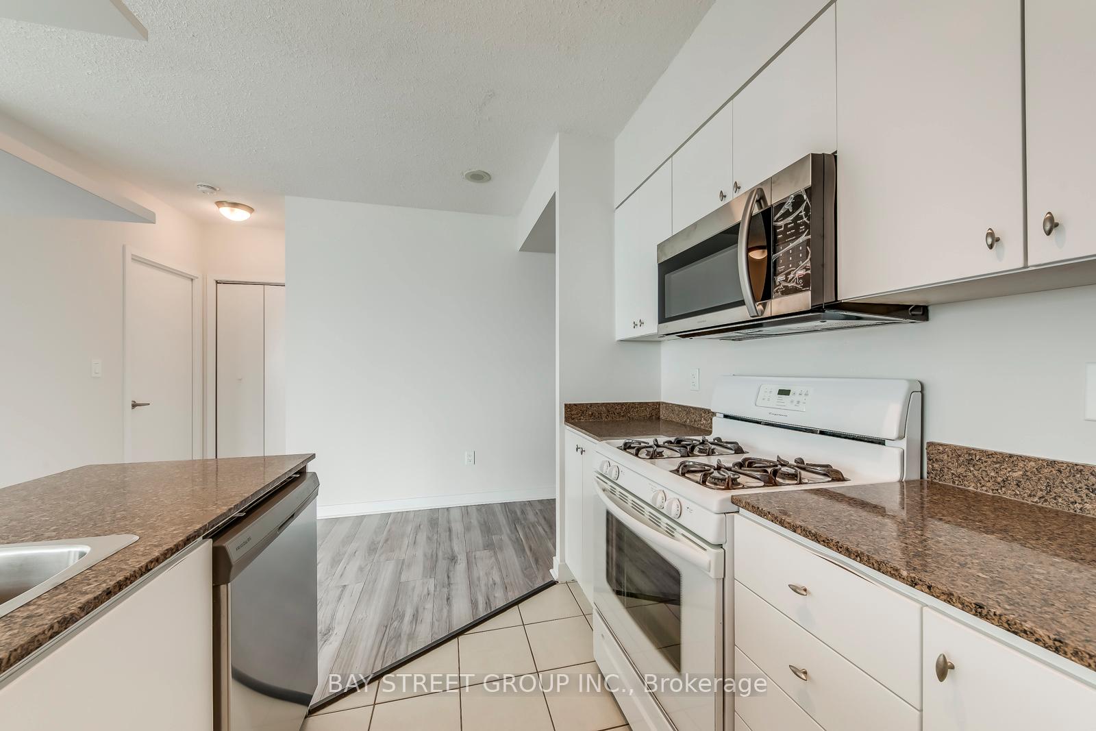 Photo 14 of Unit 3912, 35 Mariner Terrace, Toronto, Waterfront Communities — HOMEH