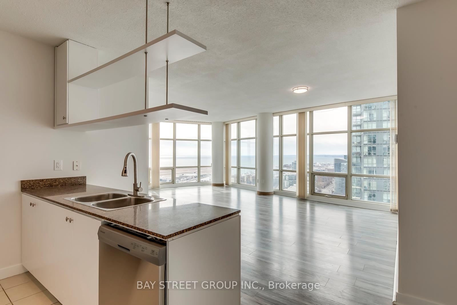 Photo 16 of Unit 3912, 35 Mariner Terrace, Toronto, Waterfront Communities — HOMEH
