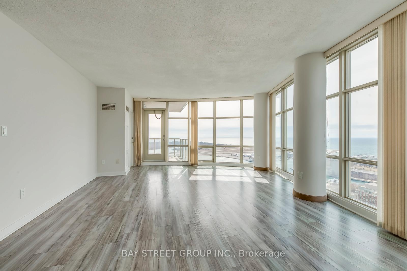 Photo 21 of Unit 3912, 35 Mariner Terrace, Toronto, Waterfront Communities — HOMEH