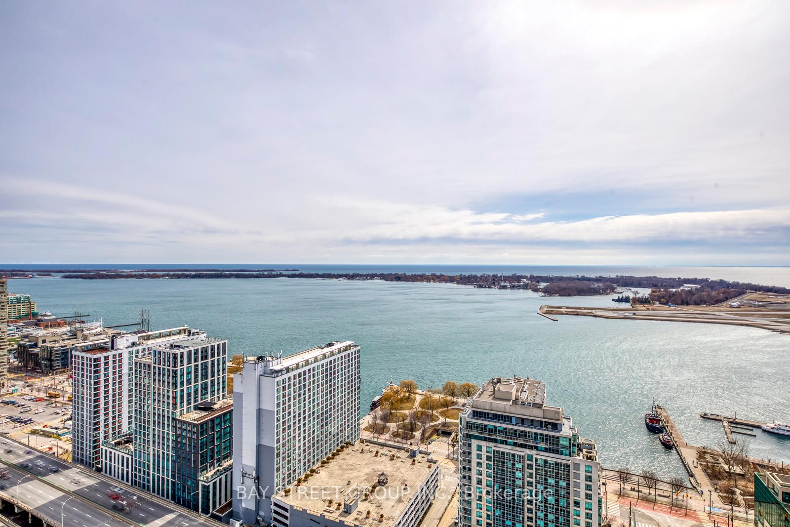 Photo 25 of Unit 3912, 35 Mariner Terrace, Toronto, Waterfront Communities — HOMEH