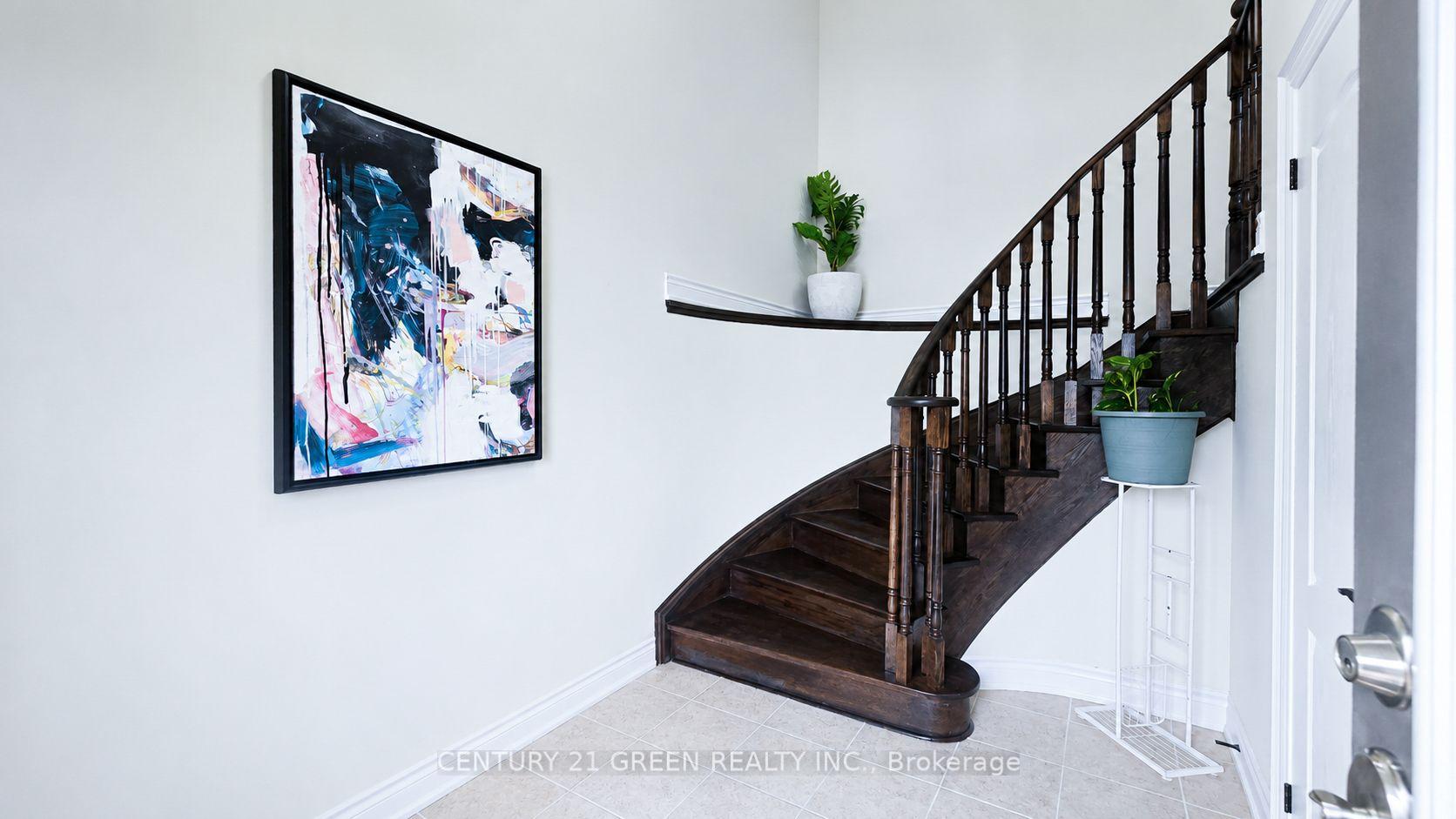 Photo 4 of 61 Magdalan Crescent, Richmond Hill, Jefferson — HOMEH